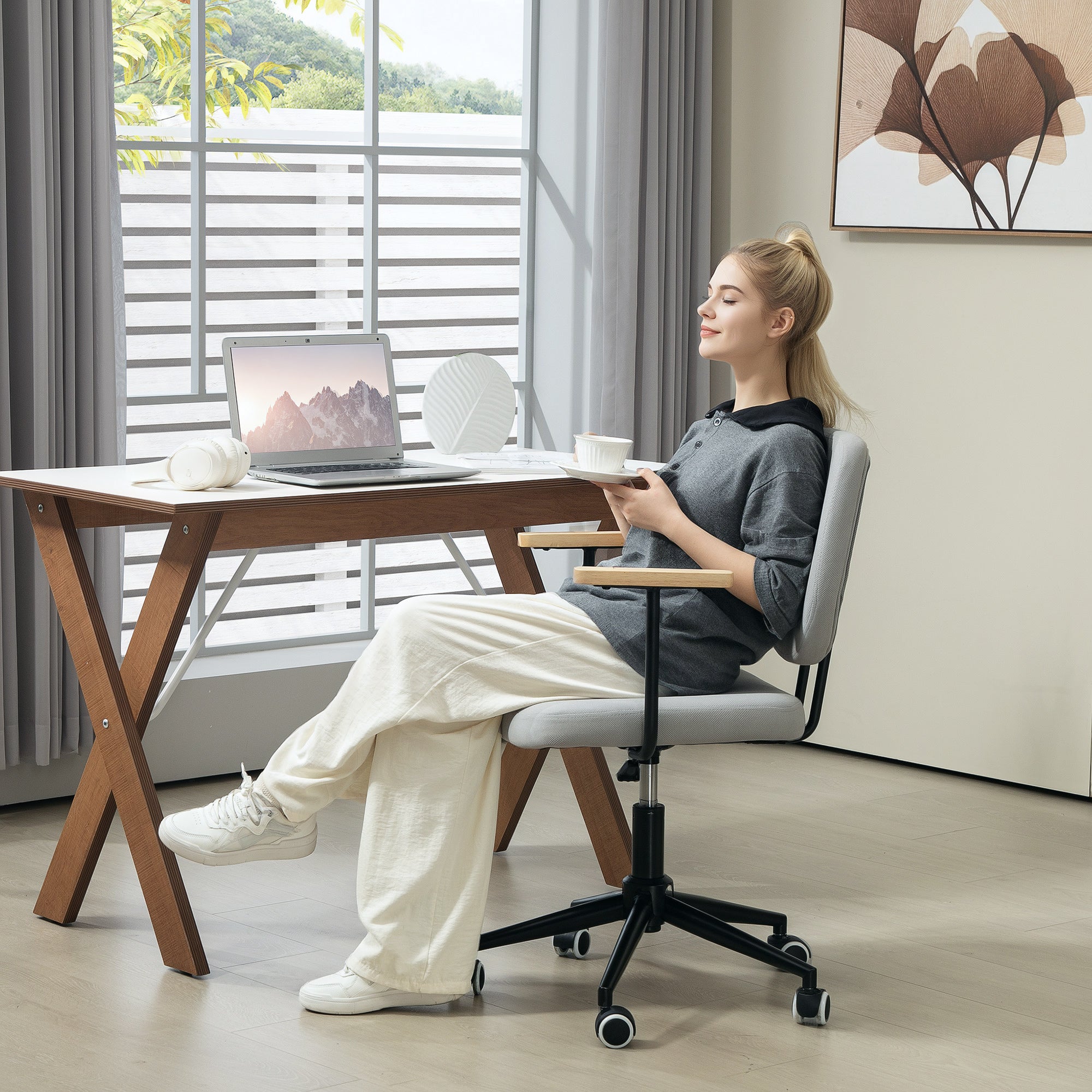 Office Chair Desk Chair with Wooden Armrests and Adjustable Height Swivel Chair for Study Bedroom Load 120 kg Gray