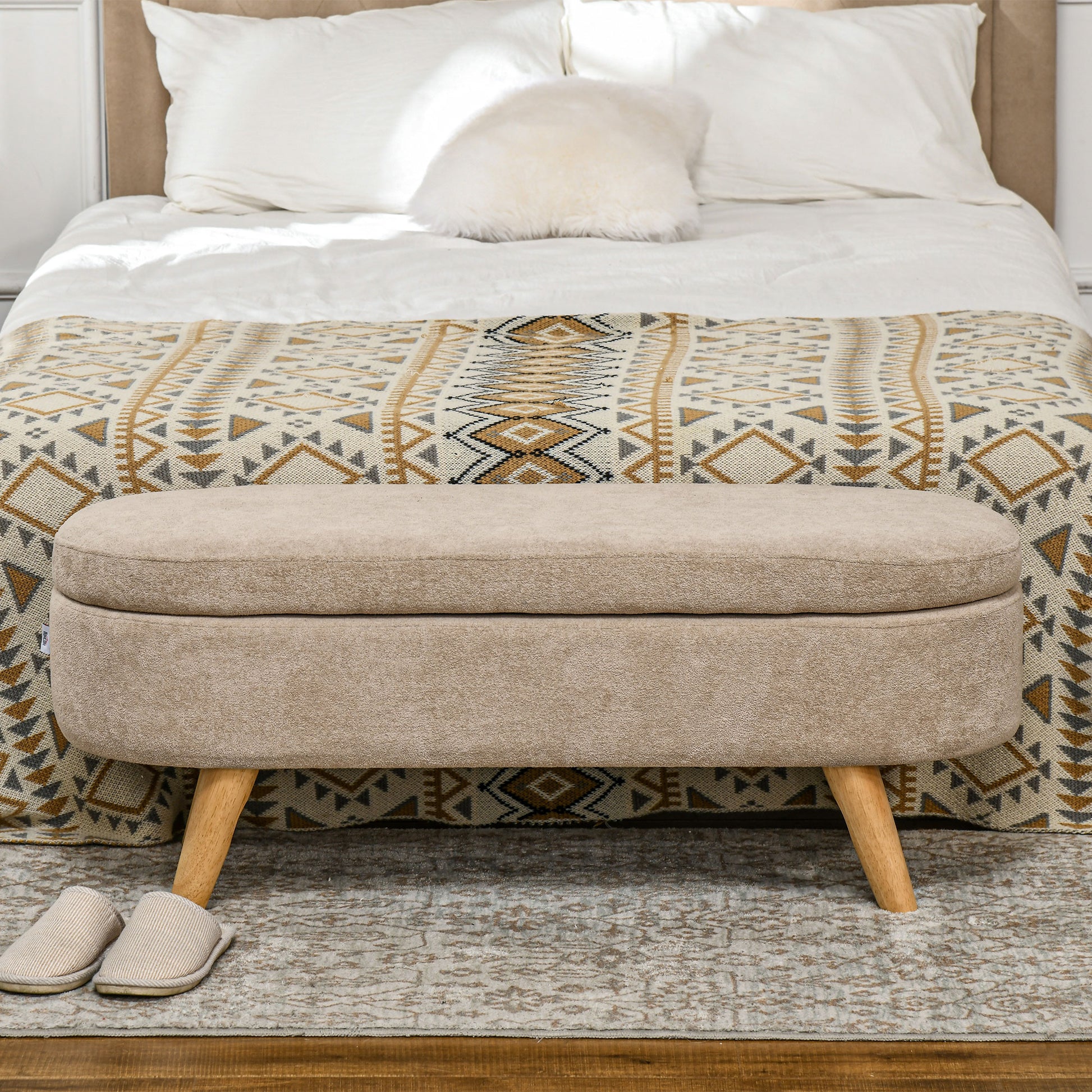 End of Bed Bench with Wooden Legs and Padded Seat 120 kg Capacity Oval Storage Ottoman for Bedroom Entryway Hallway Beige