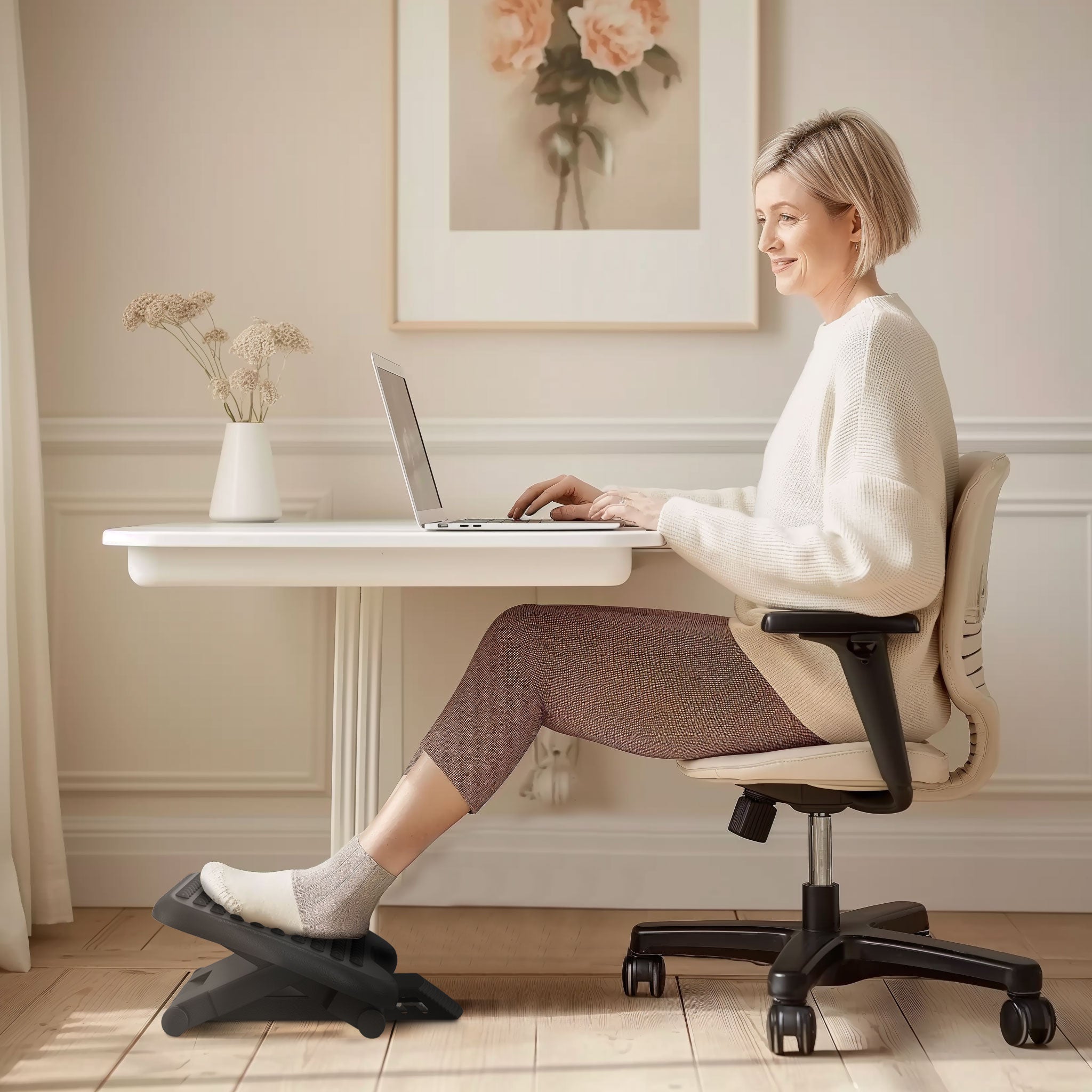 Desk Footrest, Ergonomic Footrest, Adjustable 30° Angle, 3-Position Height Adjustment, for Office and Home, Black