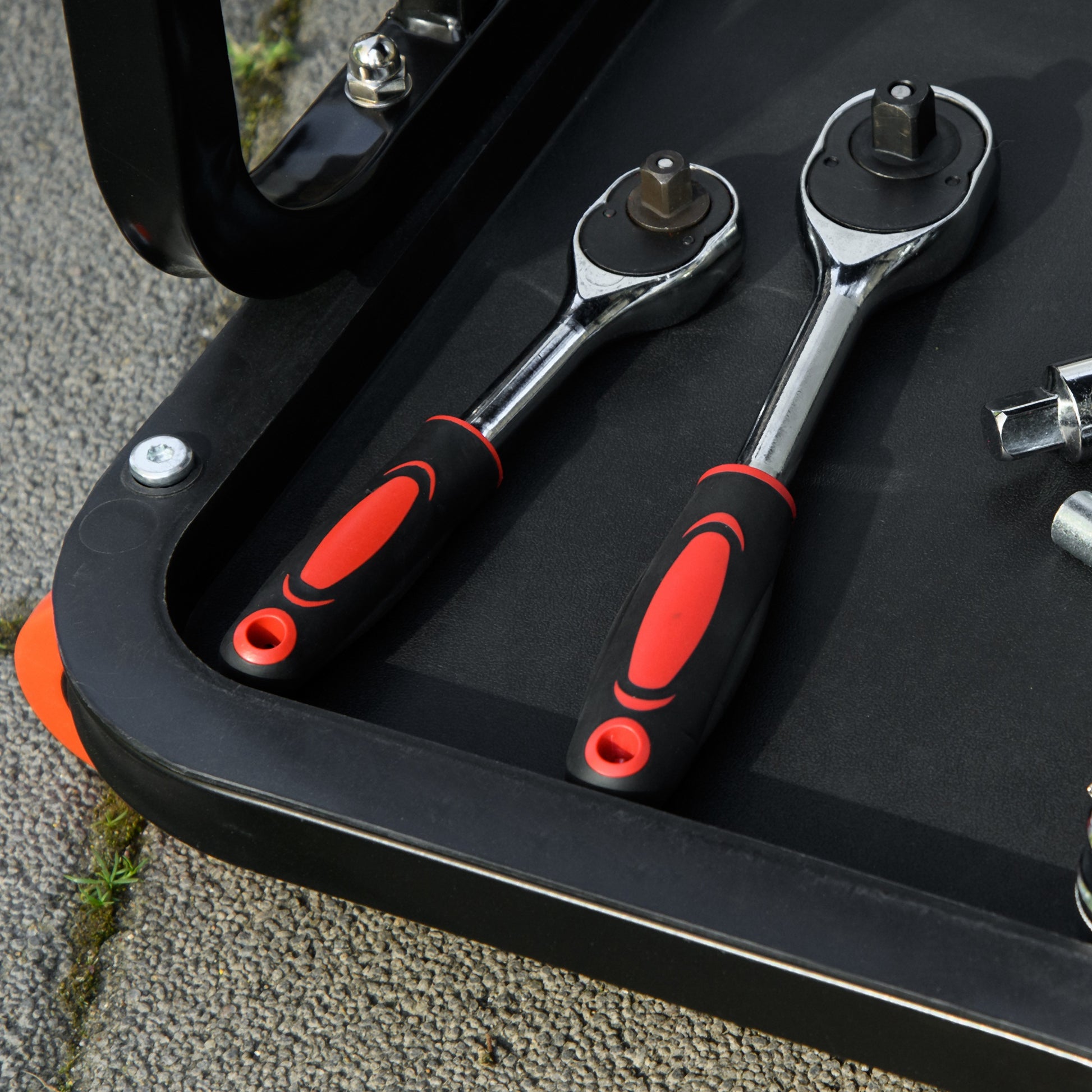 Workshop Stool with Wheels Tool Tray 37cm high Rolling Stool supports up to 100 kg Work Stool Rolling Seat for Workshop Red
