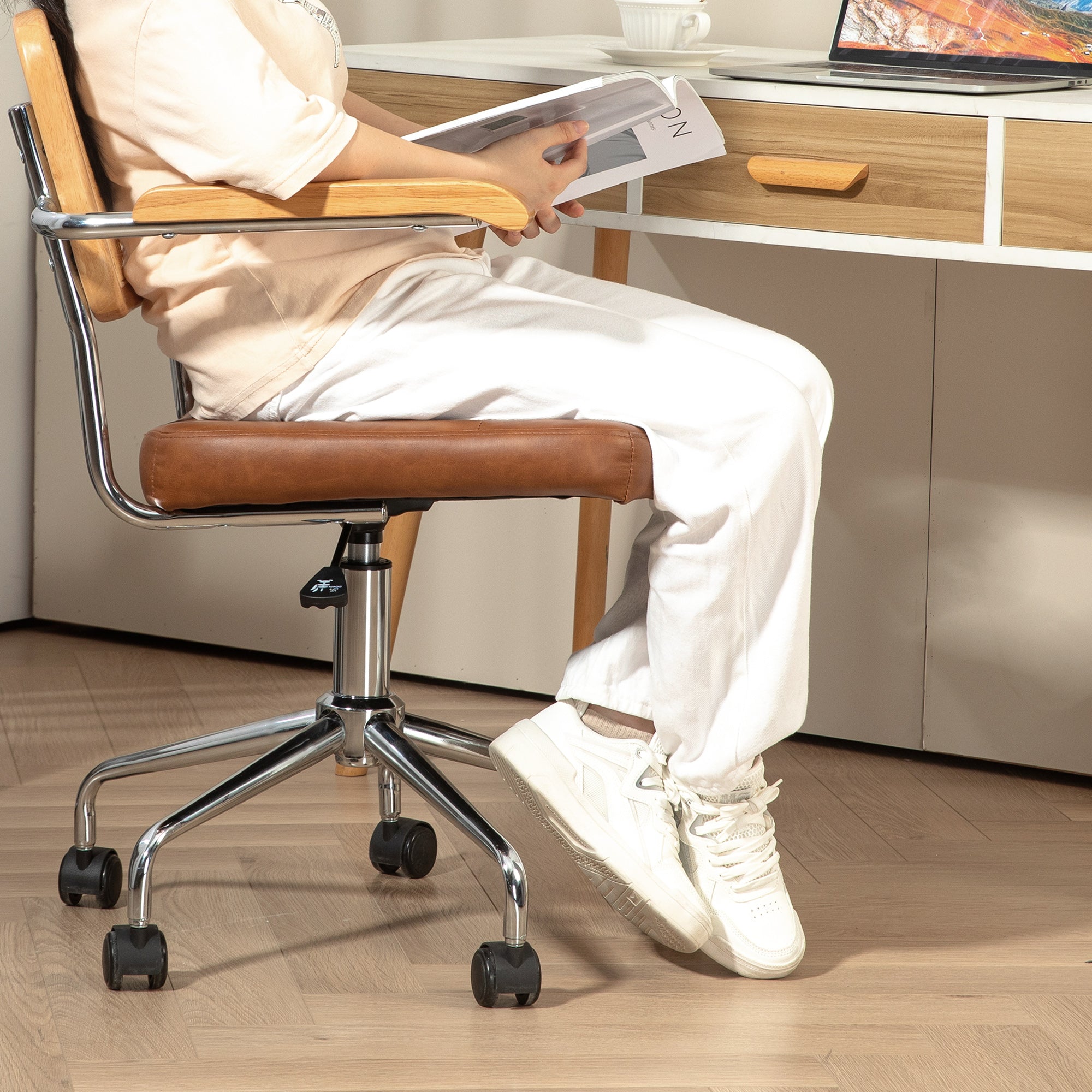Swivel Office Chair Adjustable Height Desk Chair with Synthetic Rattan Backrest Rocking Function Study Chair Load 120 kg 60x55.5x82-90 cm Brown