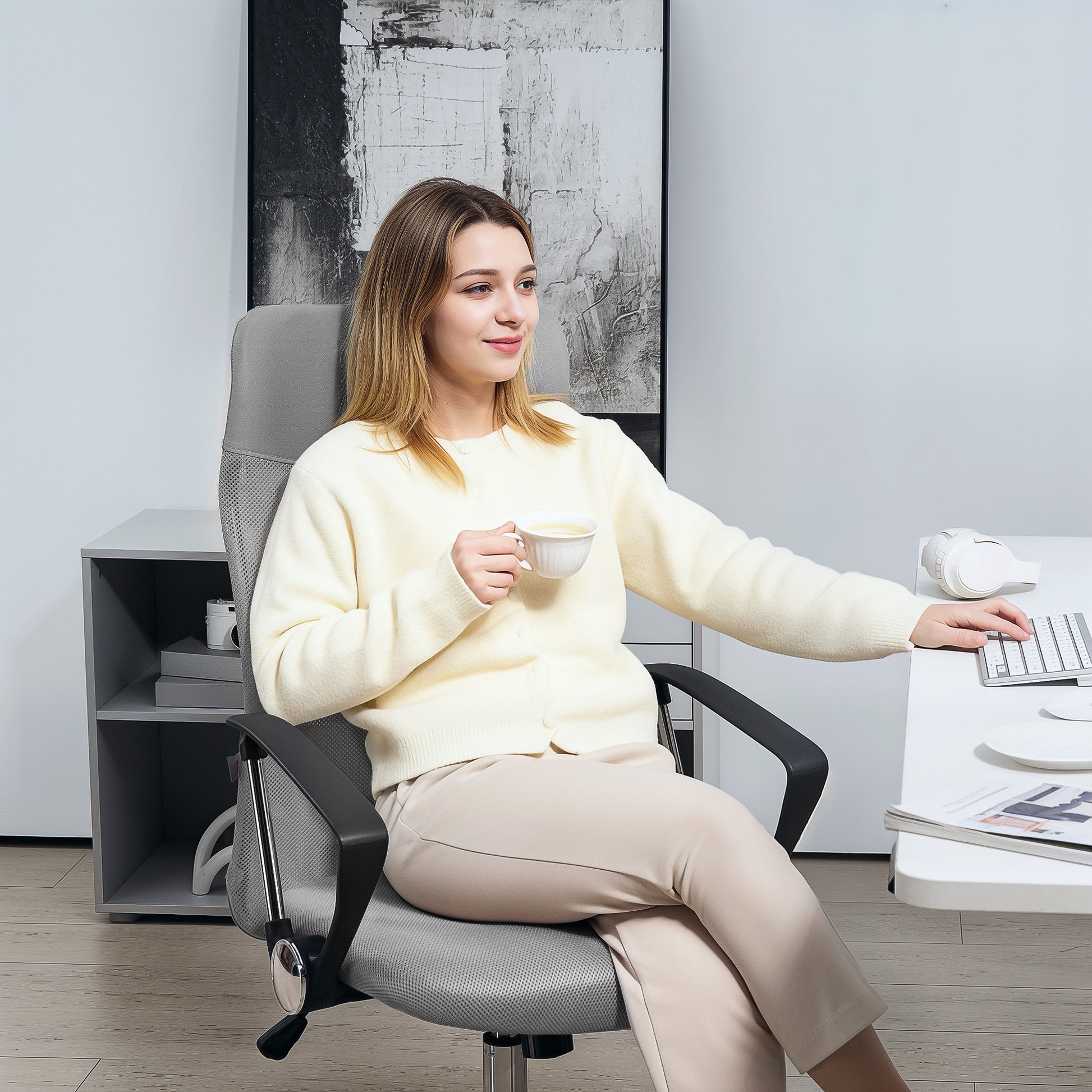 Mesh Office Chair Reclining Swivel Desk Chair with Adjustable Height Breathable Back and Seat Load 120 kg for Study Light Gray