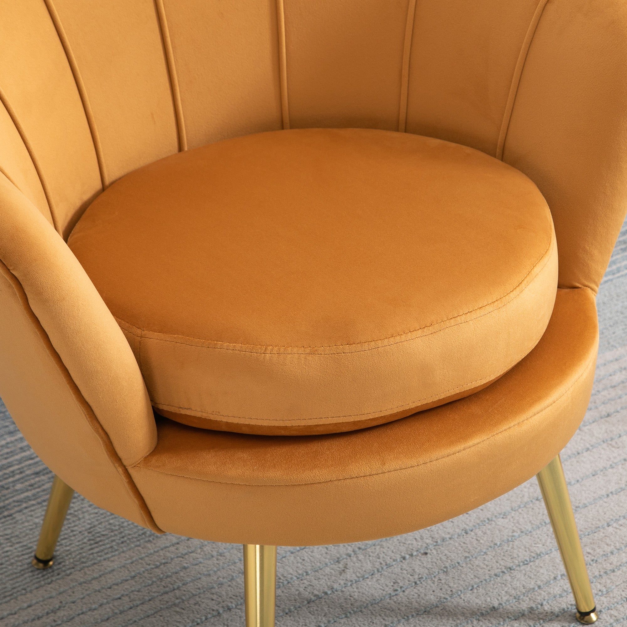 Armchair Upholstered Shell-shaped Relaxing Chair with Metal Legs, Vanity Stool with Velvet Look, for Bedroom Living Room, Yellow