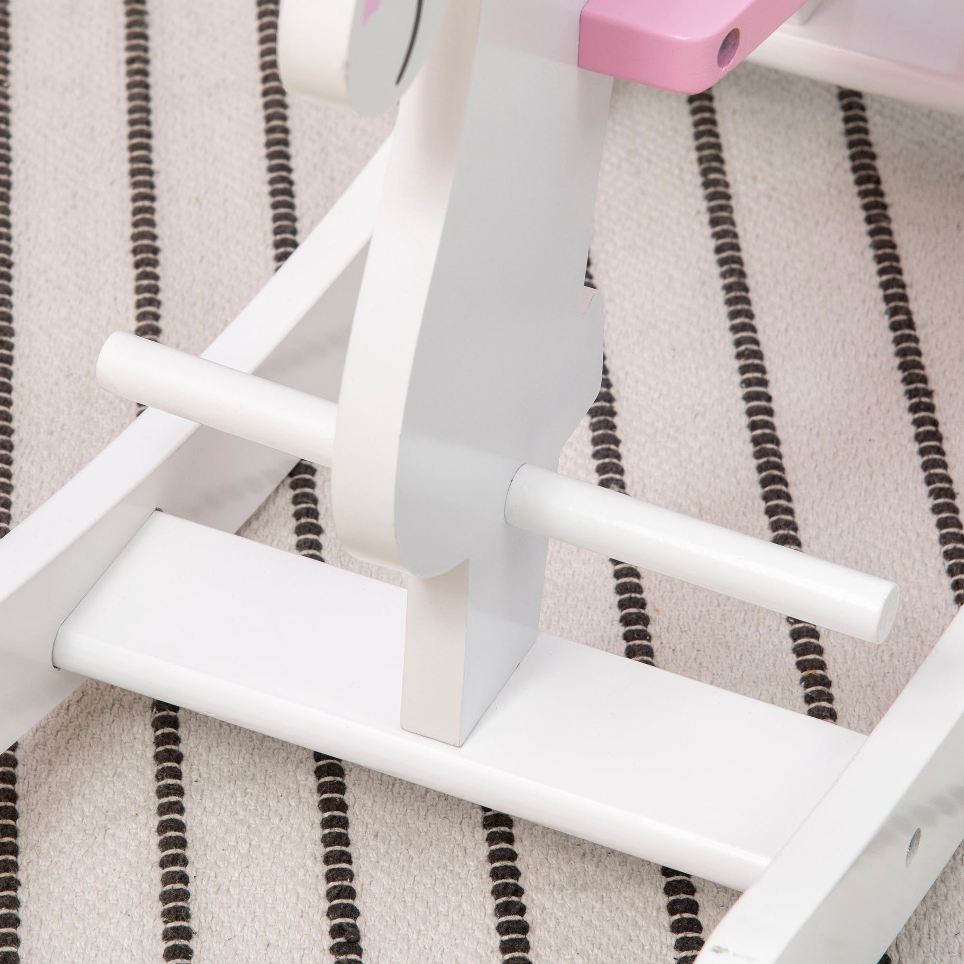 Rocking Horse for Children 1-3 Years Wooden Rocking Horse with Handlebar and Pedals Load 50 kg 68x27x46.5 cm White and Pink