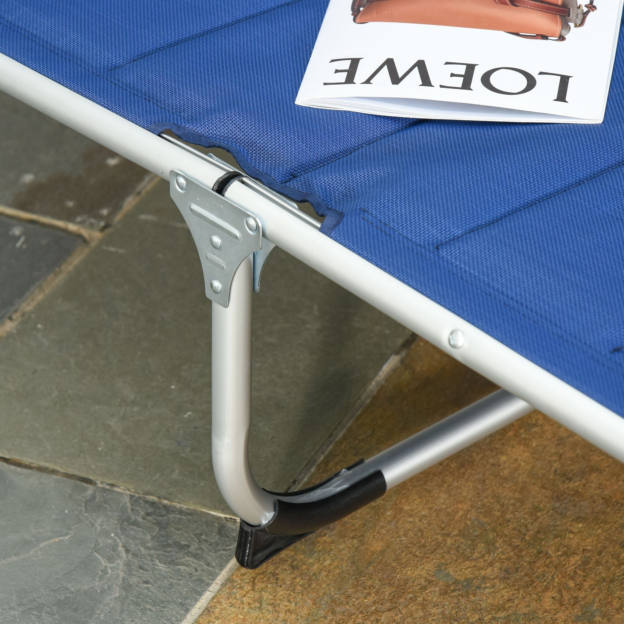 Foldable Sun Lounger with Adjustable Reclining Backrest, Quilting, Removable Headrest Aluminum Textilene Blue