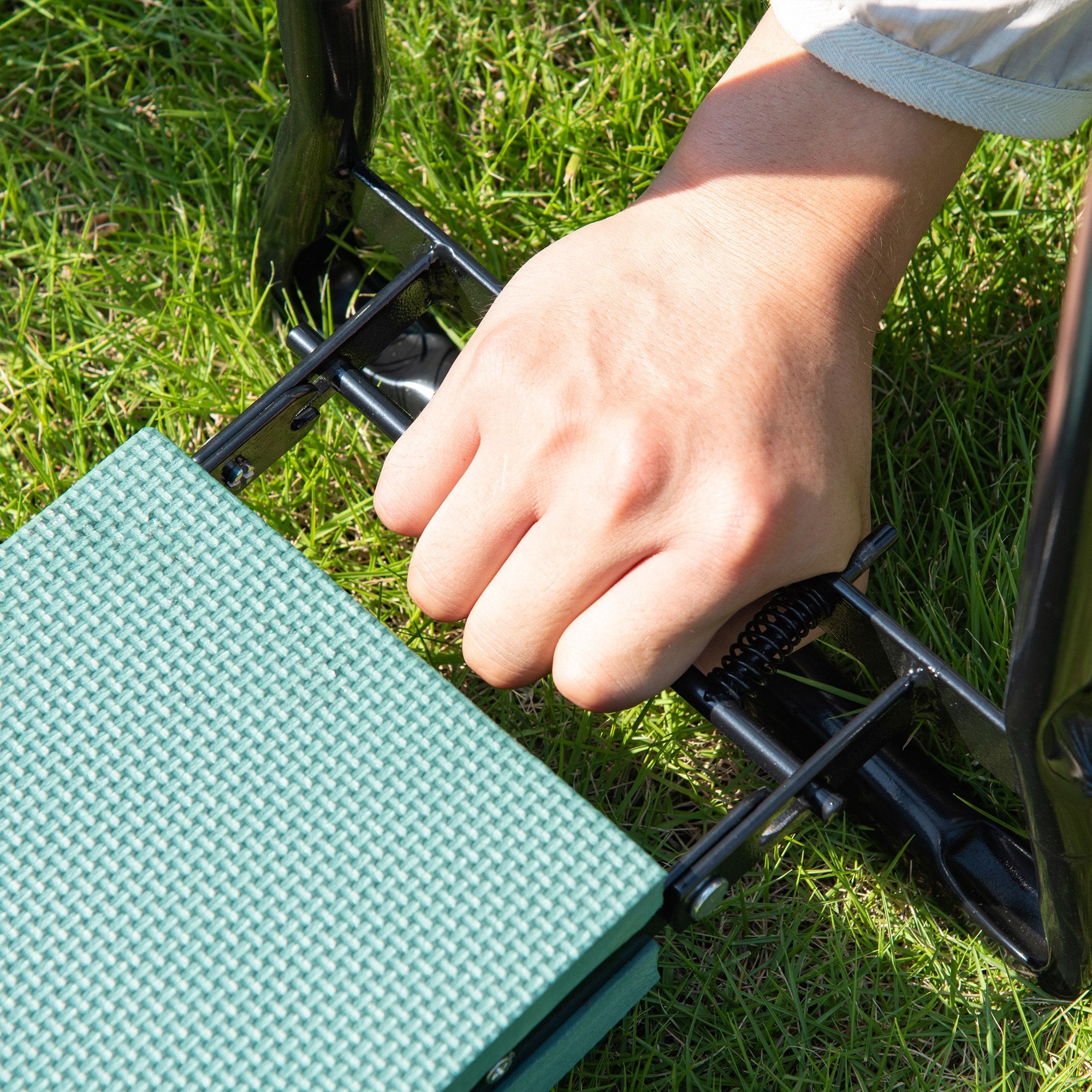 Folding Garden Knee Bench Garden Stool Tool Bags Padding Knee Aid Supports up to 150 kg Work Stool Garden Bench for Kneeling & Sitting 58 x 28 x 49cm Dark Green