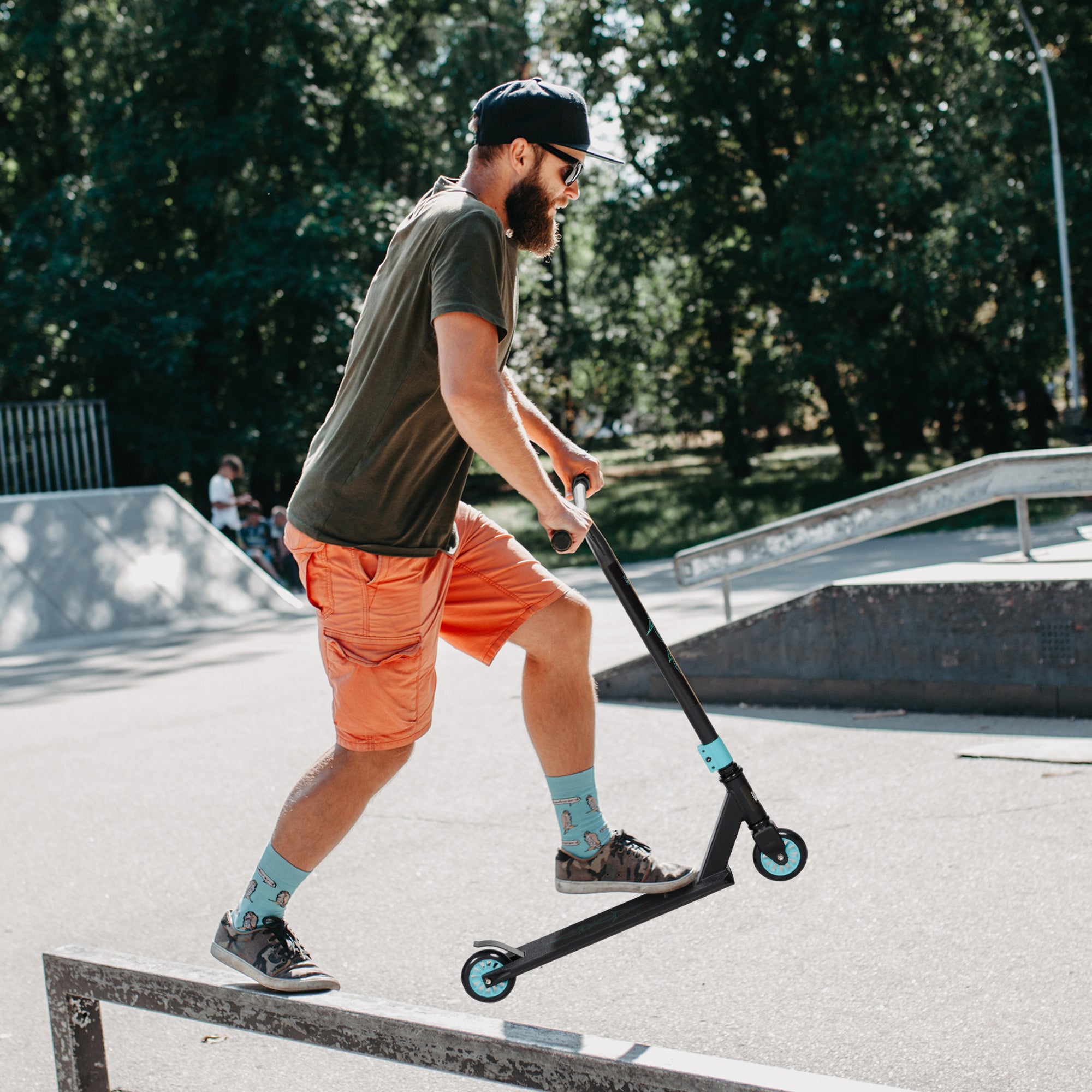 Stunt Scooter with 360° steering, ABEC 9 bearings, 100mm faux leather wheels, aluminum stunt scooter supports up to 100kg, kick scooter trick roller fun scooter for kids aged 14 and above