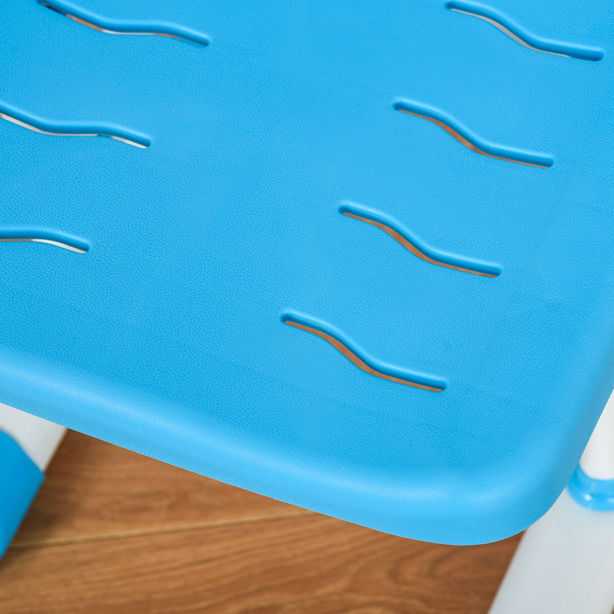 Desk and Chair Set for Children 6-12 Years Adjustable in Height, School Desk with 45° Tiltable Top, Lamp, Drawer, Shelf, Pen Holder, and Bookstand, in Steel and MDF, Blue