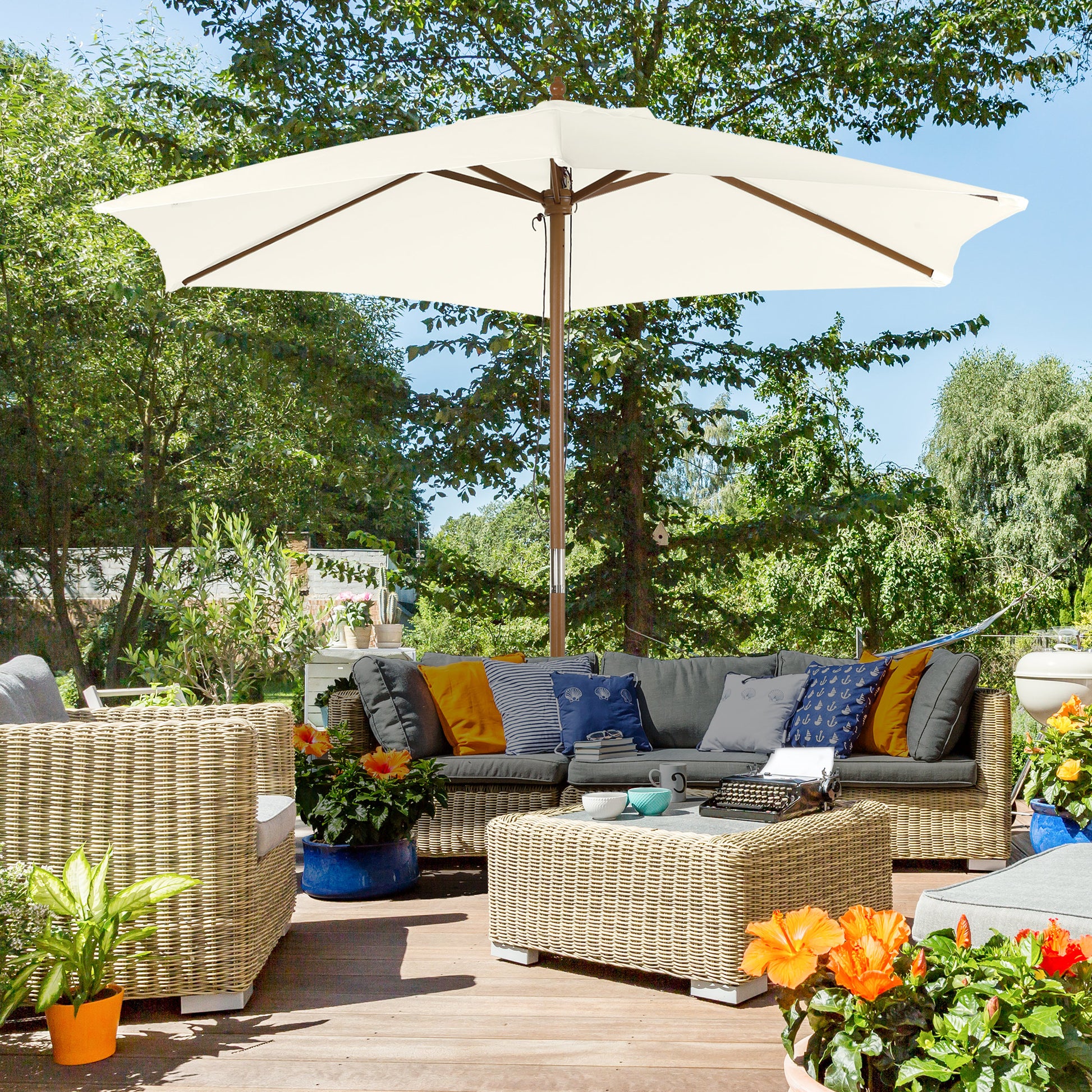 Parasol Ø 250 cm, Parasol with pulley mechanism Balcony beach umbrella made of bamboo windproof Market umbrella Sun protection for balcony terrace garden, White