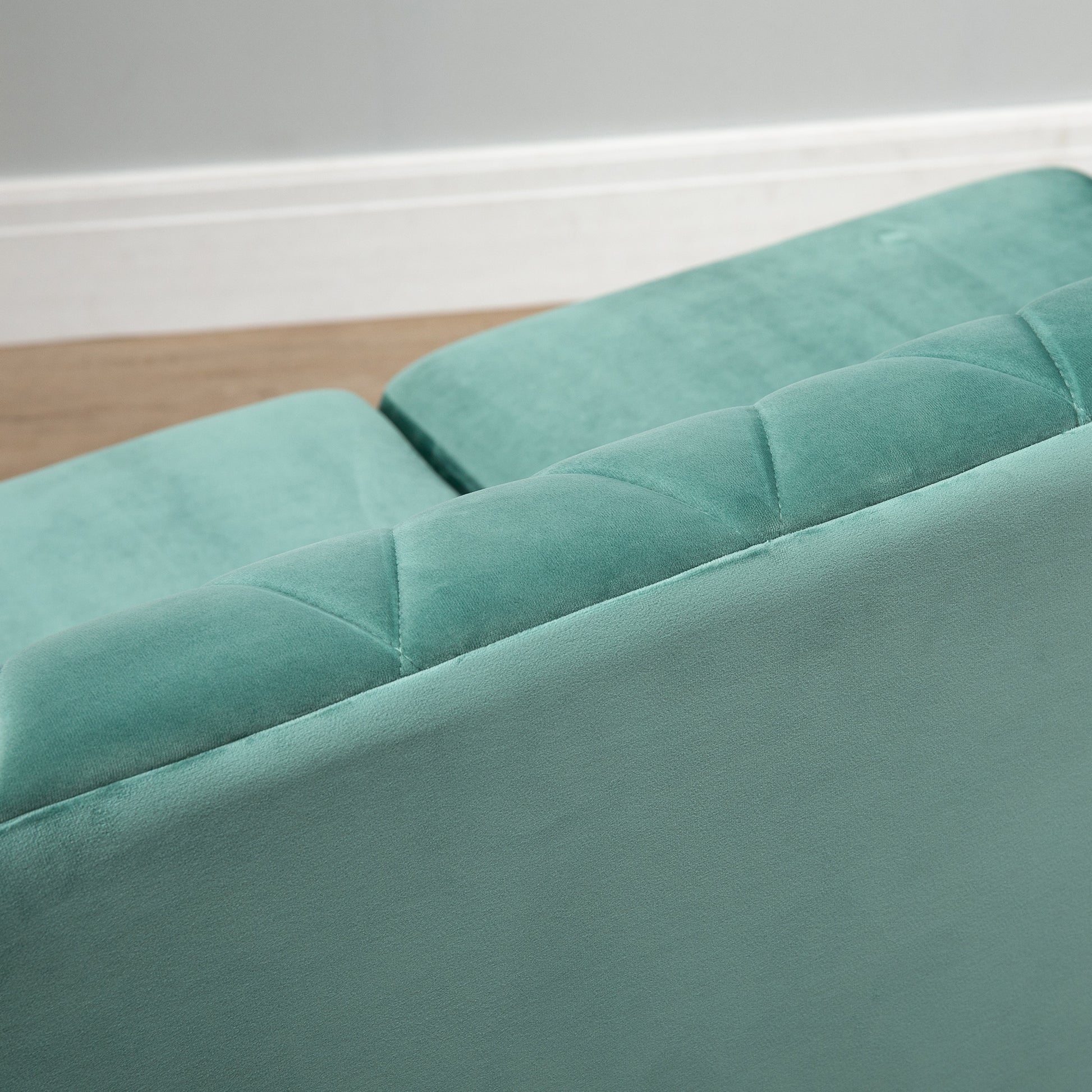 2-Seater Sofa made of Wood and Velvet Green, Thick Padding, Vintage Retro Design for 2 People, 148 x 72 x 76 cm