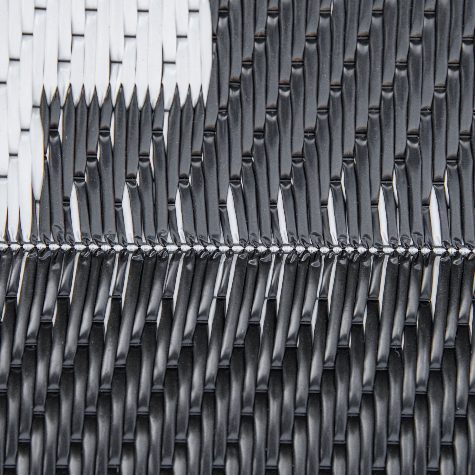 Outdoor Graphic Style Mat - Reversible Mat 2 Patterns - dimensions 2.74L x 1.82W m - High-density 310 g/m² PP Black White