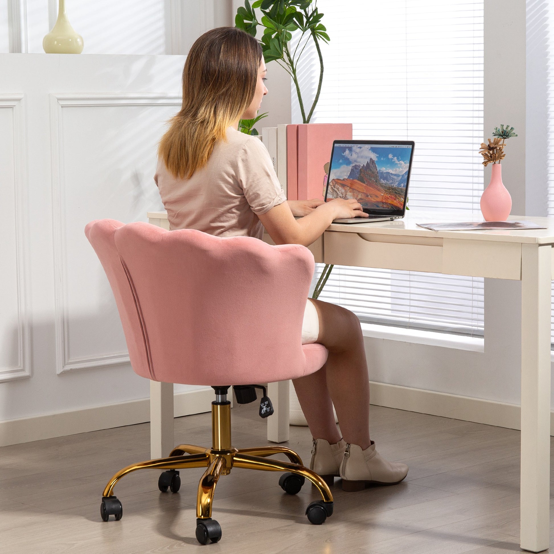 Velvet Office Chair, Makeup Chair with Petal Backrest, Adjustable Height, Rocking Function, Padded and Swivel Seat, Shell Chair for Office, Living Room, Bedroom, Pink