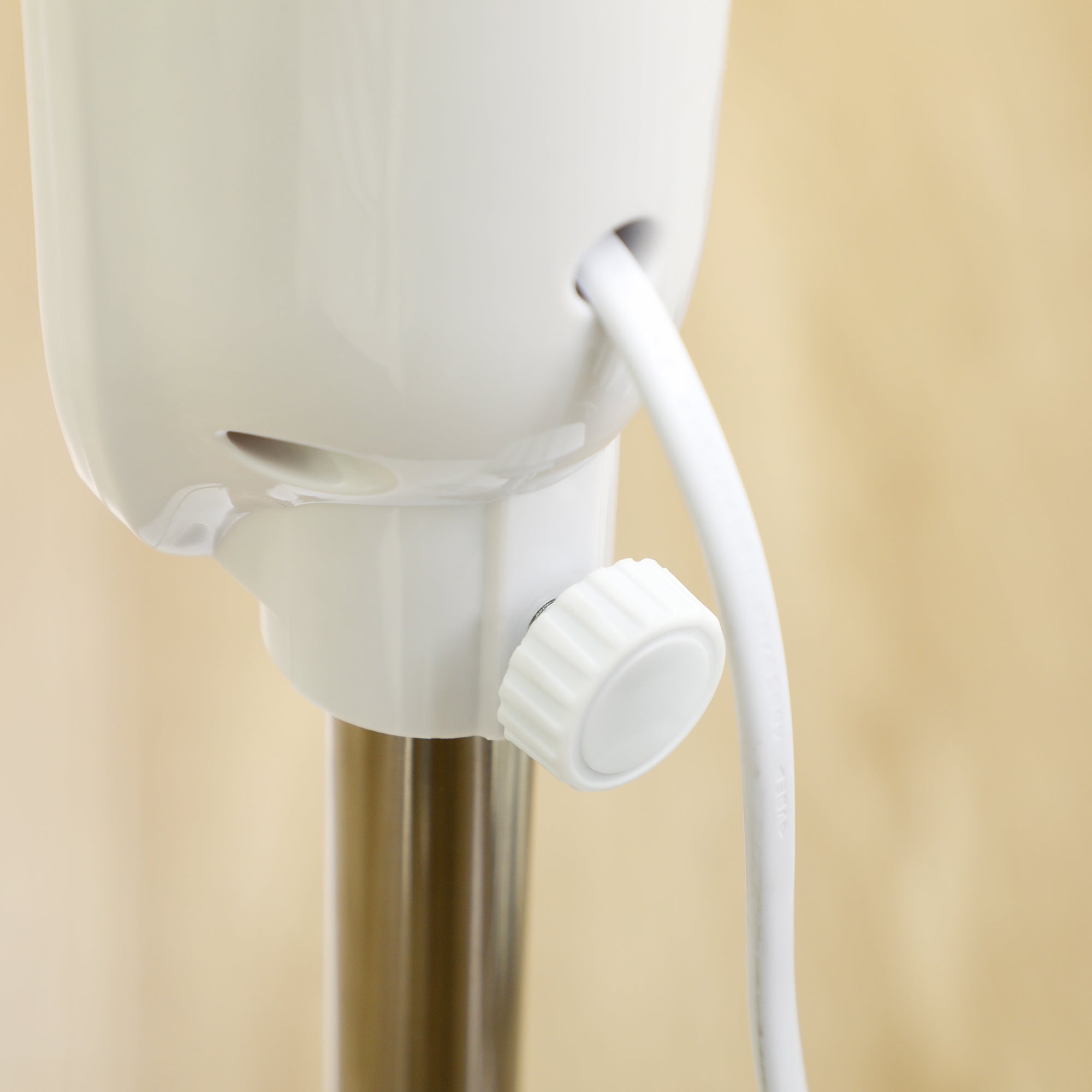 Powerful 45 W Pedestal Fan, Adjustable Height Fan 110-124 cm, Remote Control, 5 Blades of 40 cm, 3 Modes and 3 Speeds, 70° Oscillation and Timer, White