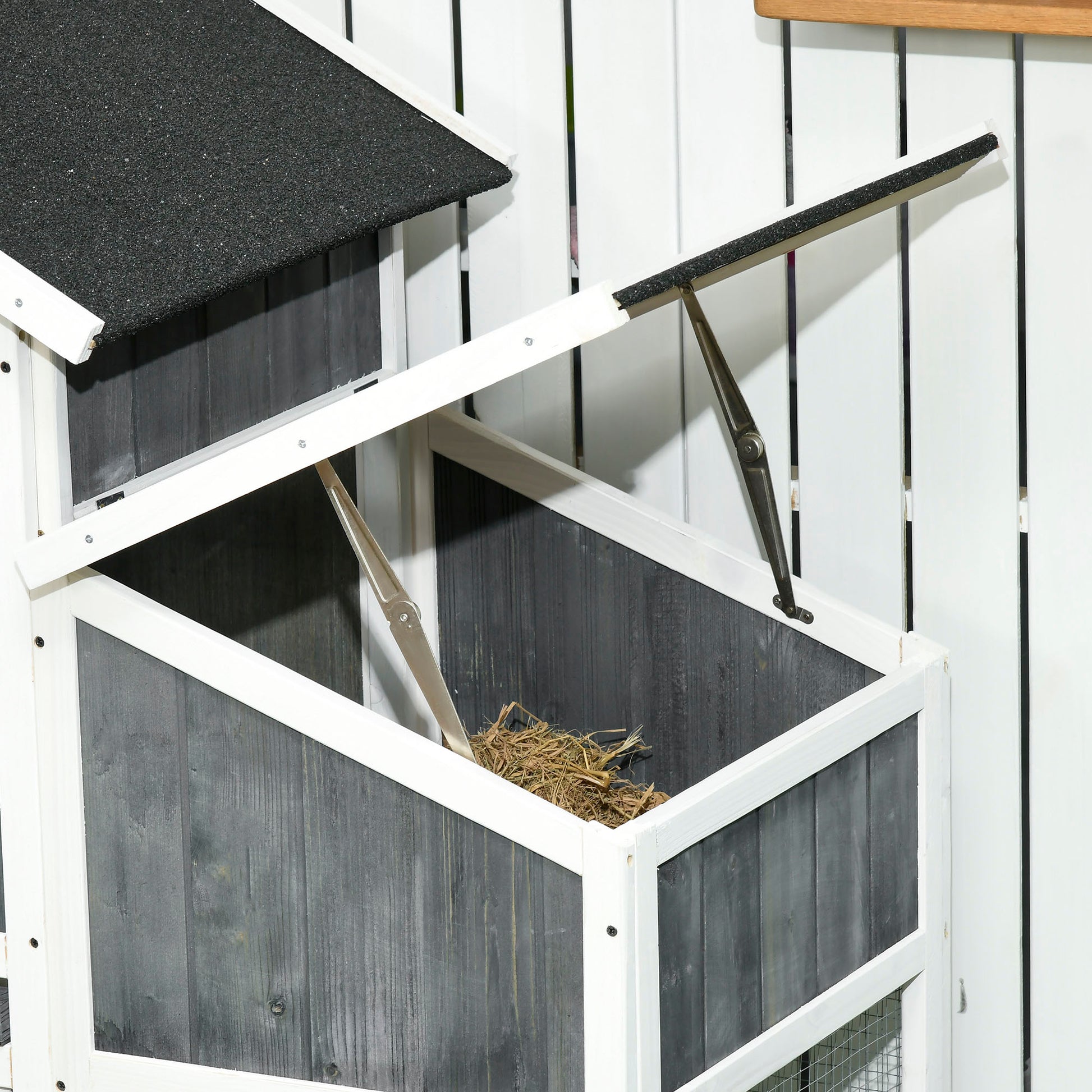 Prefabricated Chicken Coop in Wood with Open Area, Outdoor Chicken Coop, Chicken House and Nesting Box, Flowerbed and Asphalt Roof, Gray