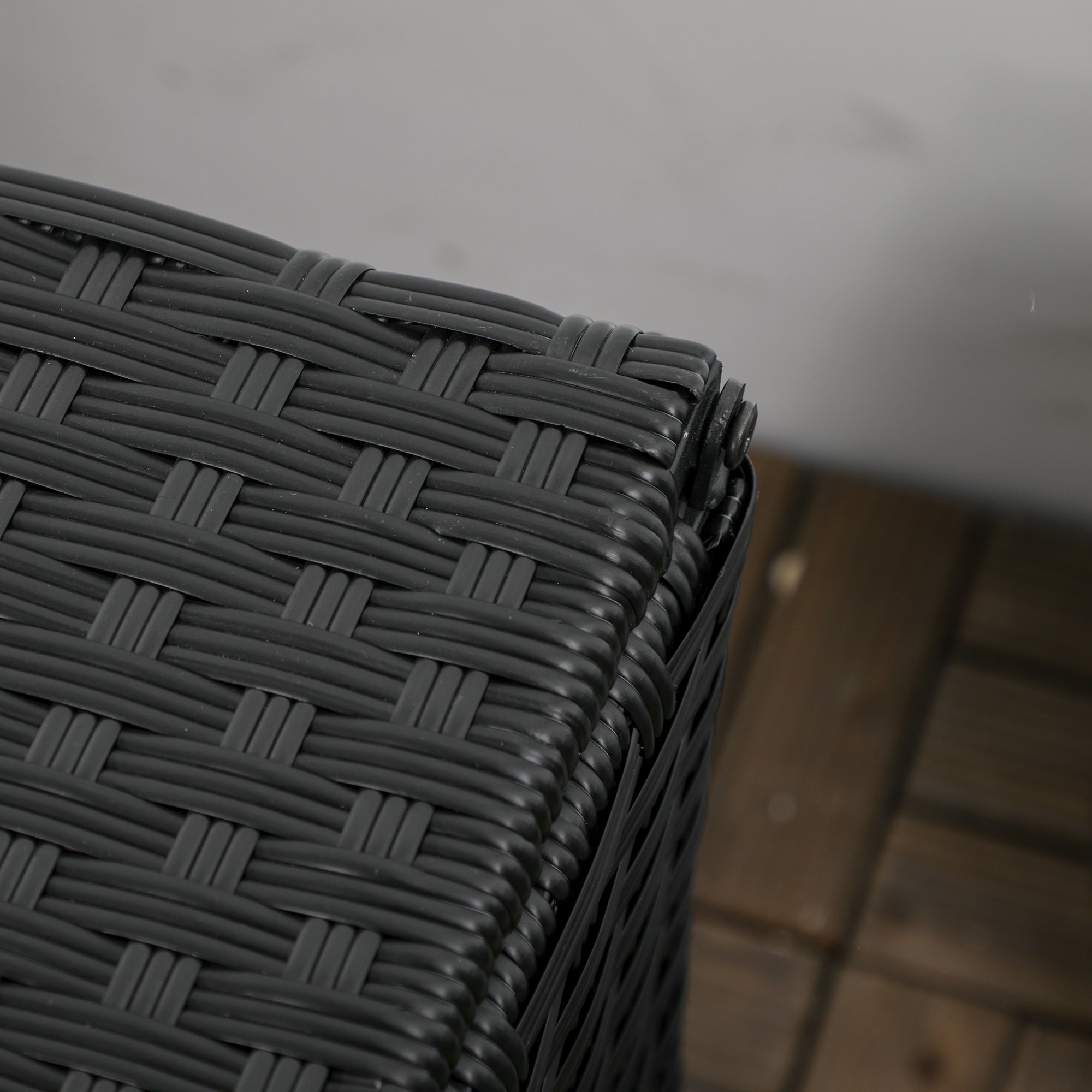 Garden Box in Rattan and Steel, Outdoor Container with Lid 95x60x53cm, Black