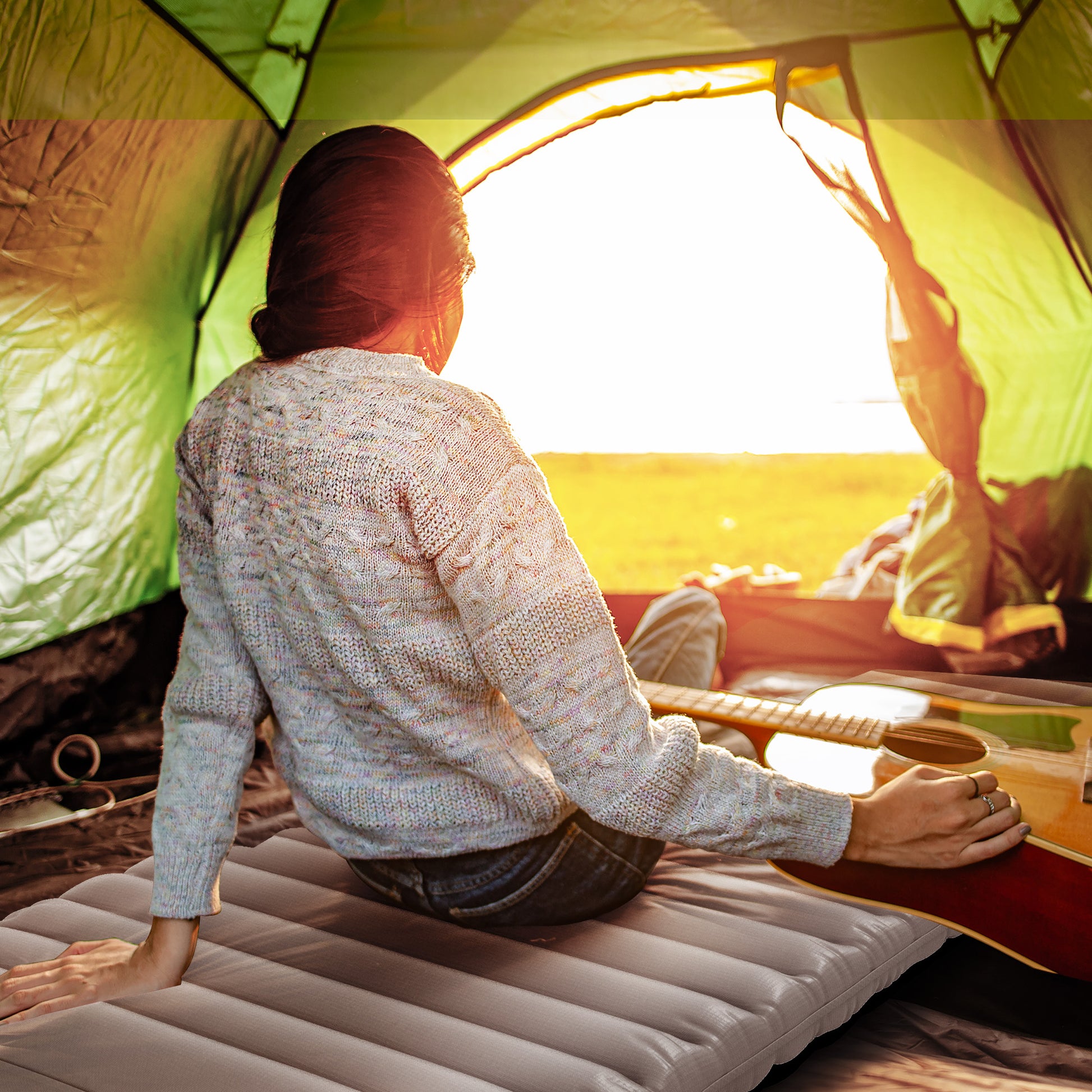Camping Air Mattress, Inflatable Mattress with Foot Pump, Water-Resistant Air Bed with Carrying Bag, Sleeping Pad for Garden, Holds up to 120 kg, Khaki