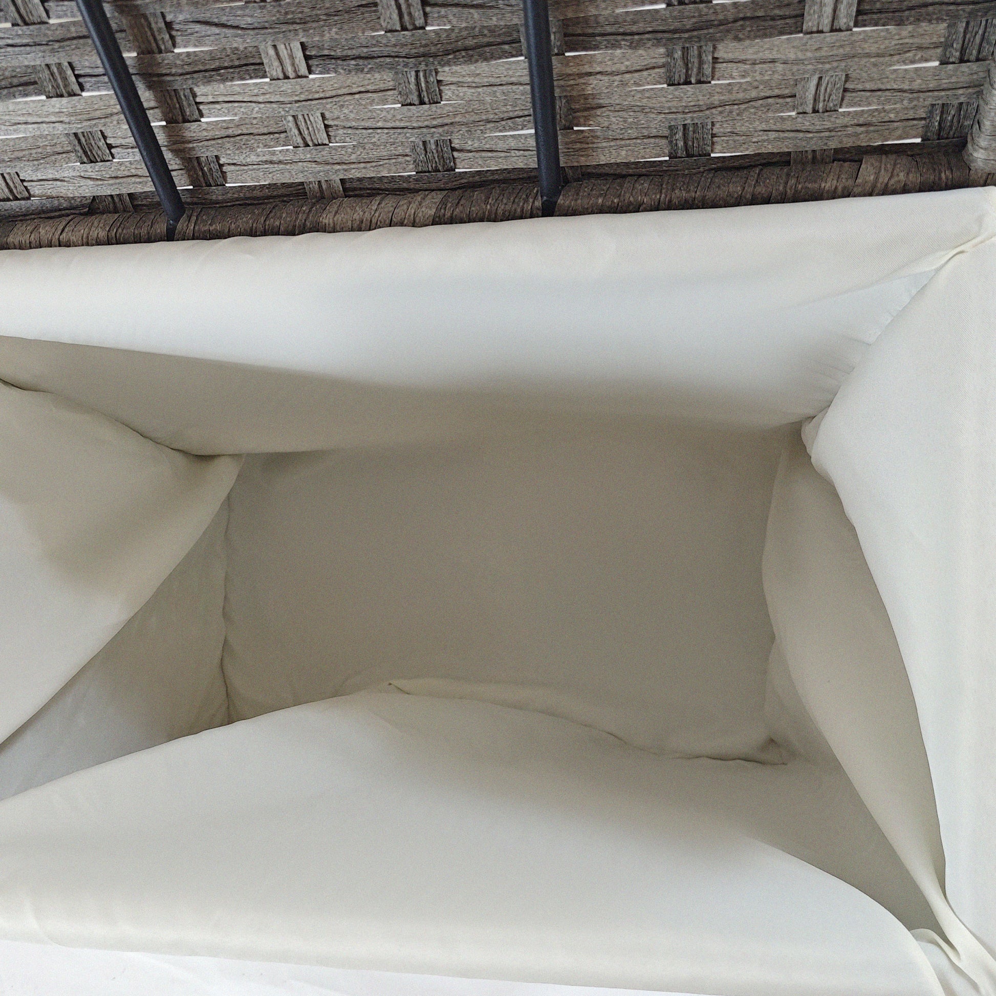 Garden Box in PE Rattan, Outdoor Storage Bench with Non-slip Feet and Waterproof Fabric Lining, 57x34x62cm, Gray and Beige