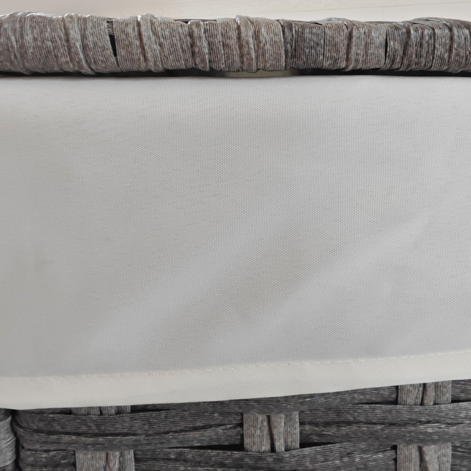 Garden Box in PE Rattan, Outdoor Storage Bench with Non-slip Feet and Waterproof Fabric Lining, 57x34x62cm, Gray and Beige