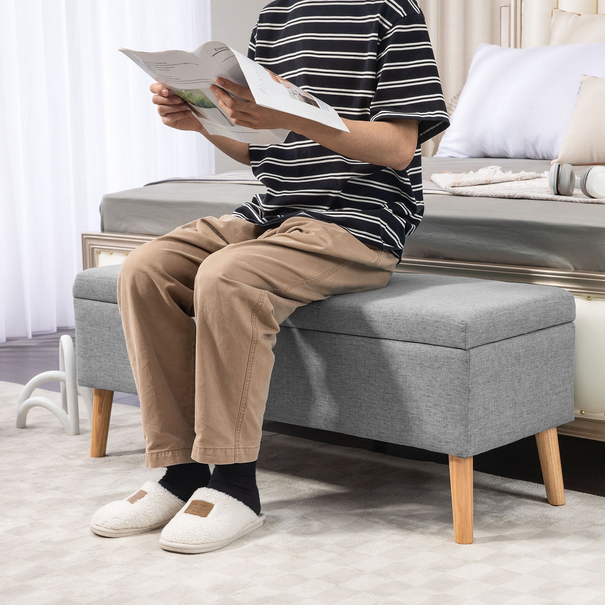 Storage Bench with Linen-look Upholstery, Bed Bench with Wooden Legs, Storage Trunk for Living Room Bedroom Hallway 110 x 39 x 45 cm, Gray