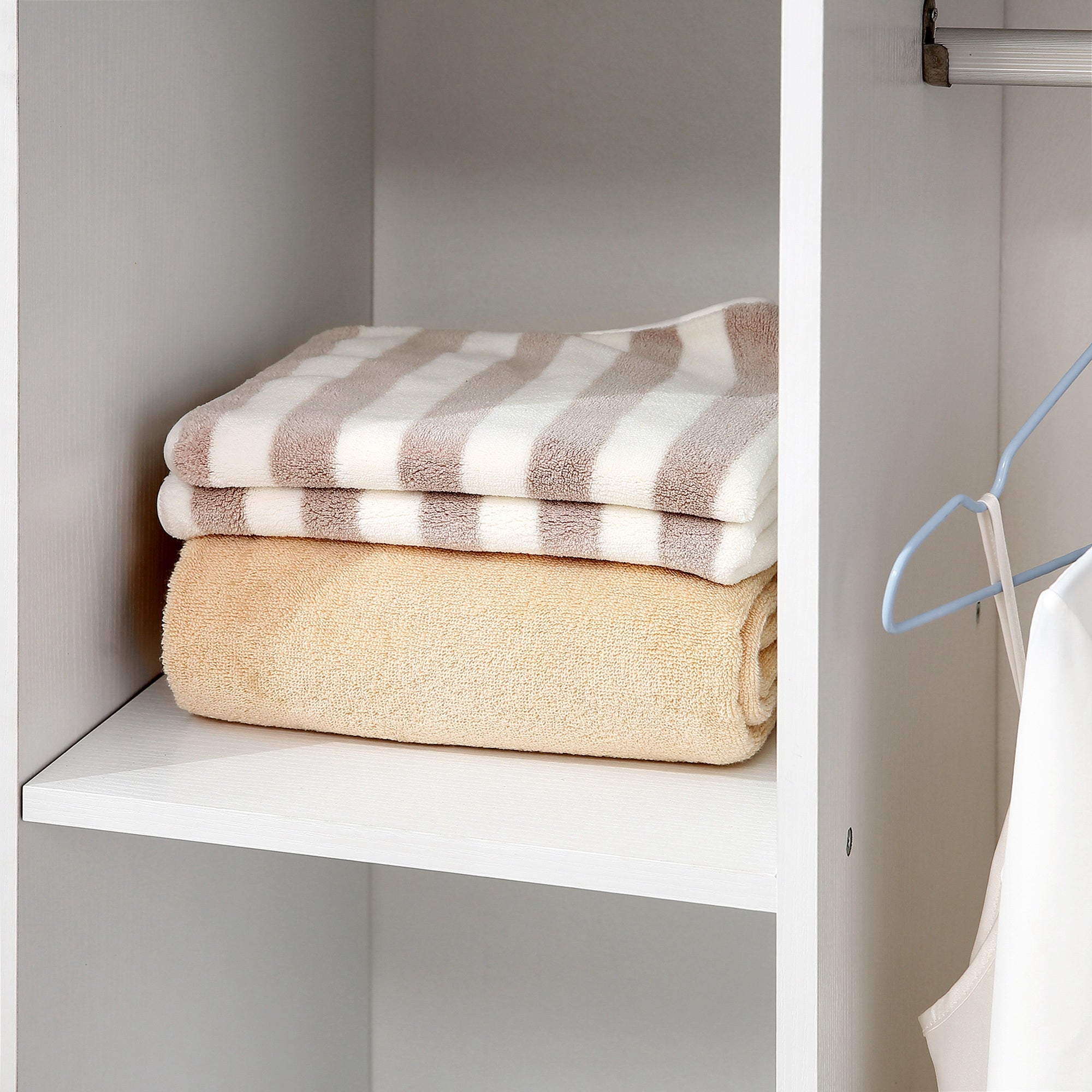 Wardrobe Closet with Wheels Clothes Rack with Open Shelves Organizer for Hanging Clothes in Bedroom 80x40x128cm White
