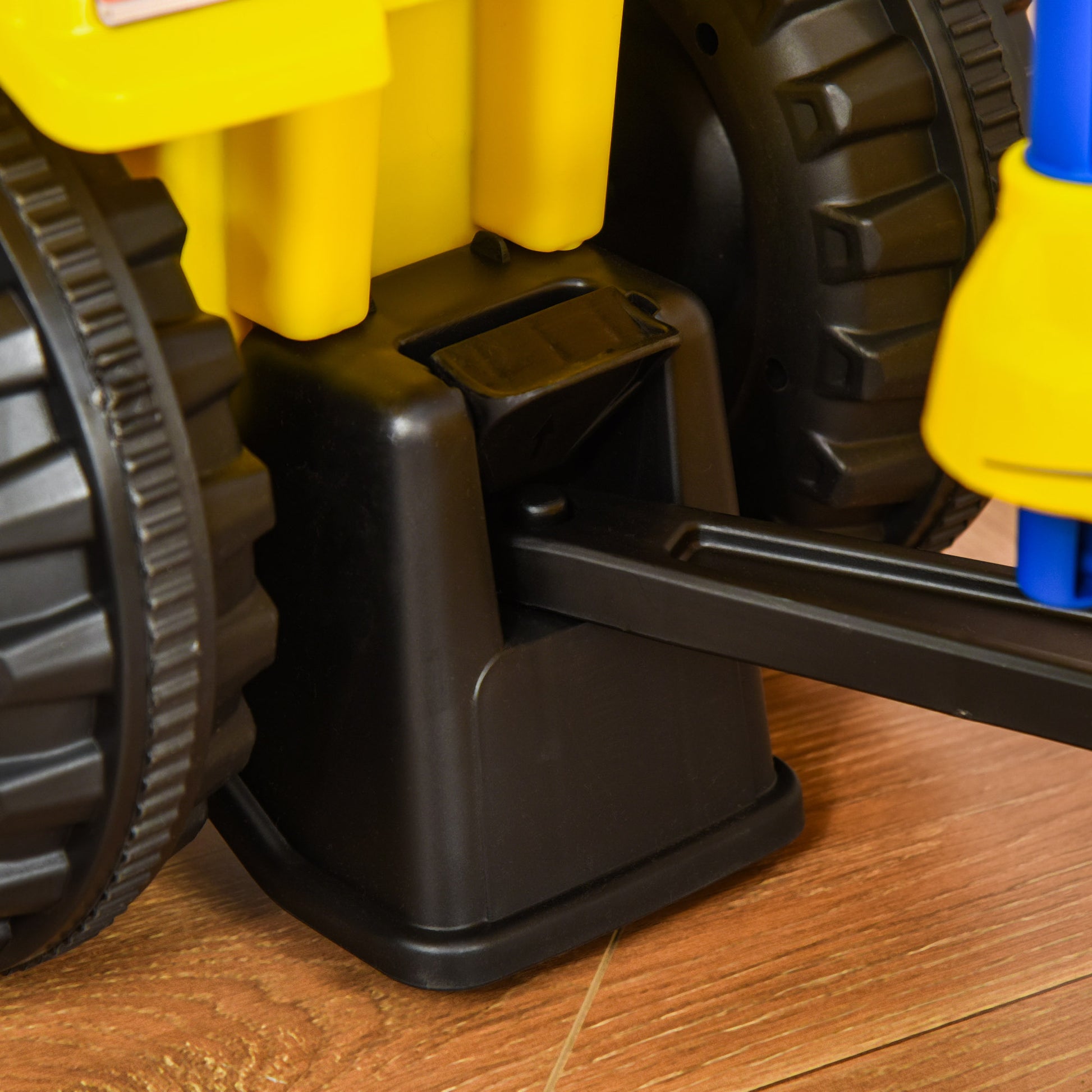 Sit-on Digger NEW HOLLAND Ride-on Digger with Steering Wheel Lights Shovel Children's Digger with Storage Space under Seat Ride-on Digger Vehicle for Sitting up to 25kg, Sit-on for Children 1-3 Years Yellow