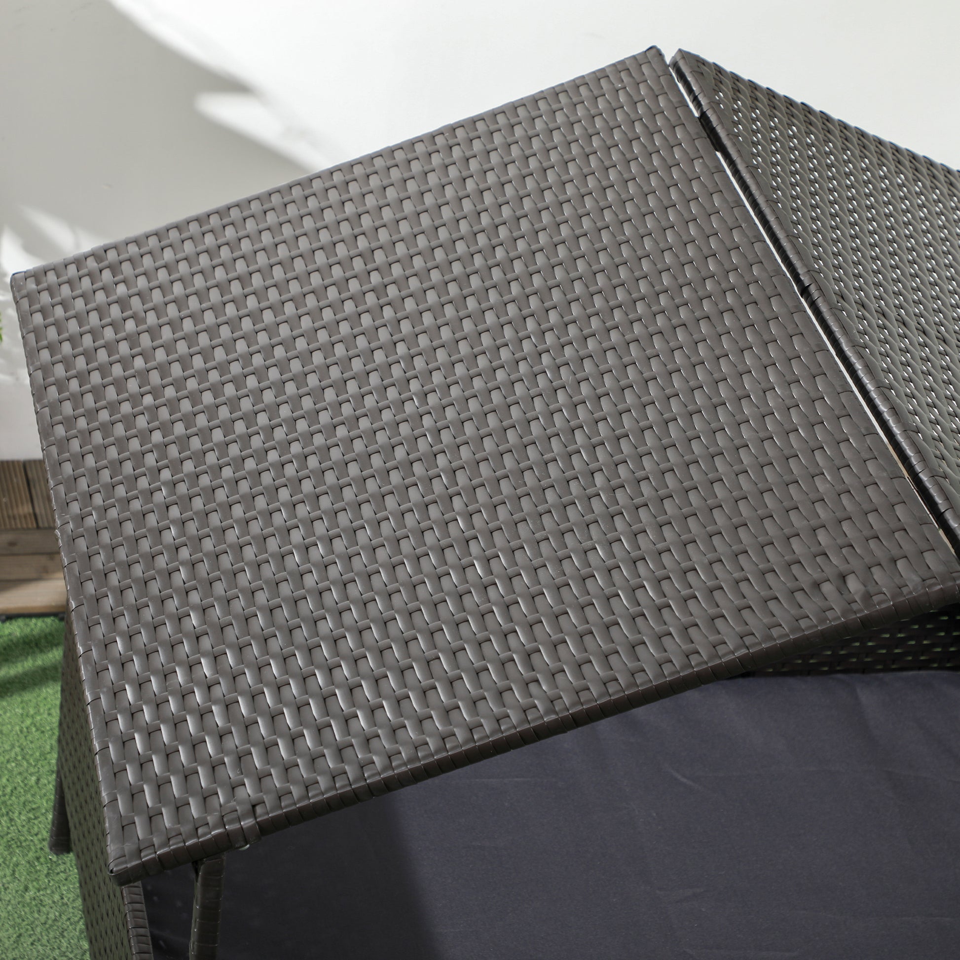 Raised Dog House in Capanna Shape with Removable Cushion and Railings, Rattan PE and Steel Dog House, 117 x 85 x 89 cm, Gray and Dark Brown