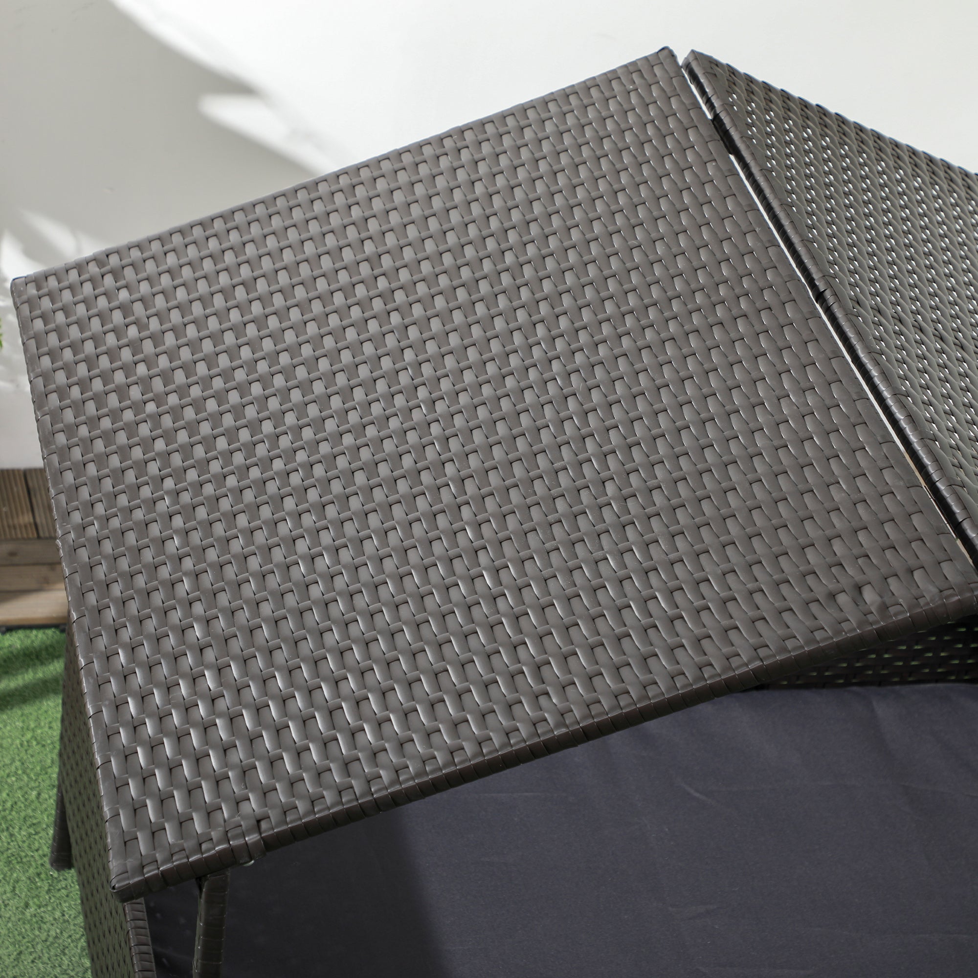 Raised Dog House in Capanna Shape with Removable Cushion and Railings, Rattan PE and Steel Dog House, 117 x 85 x 89 cm, Gray and Dark Brown