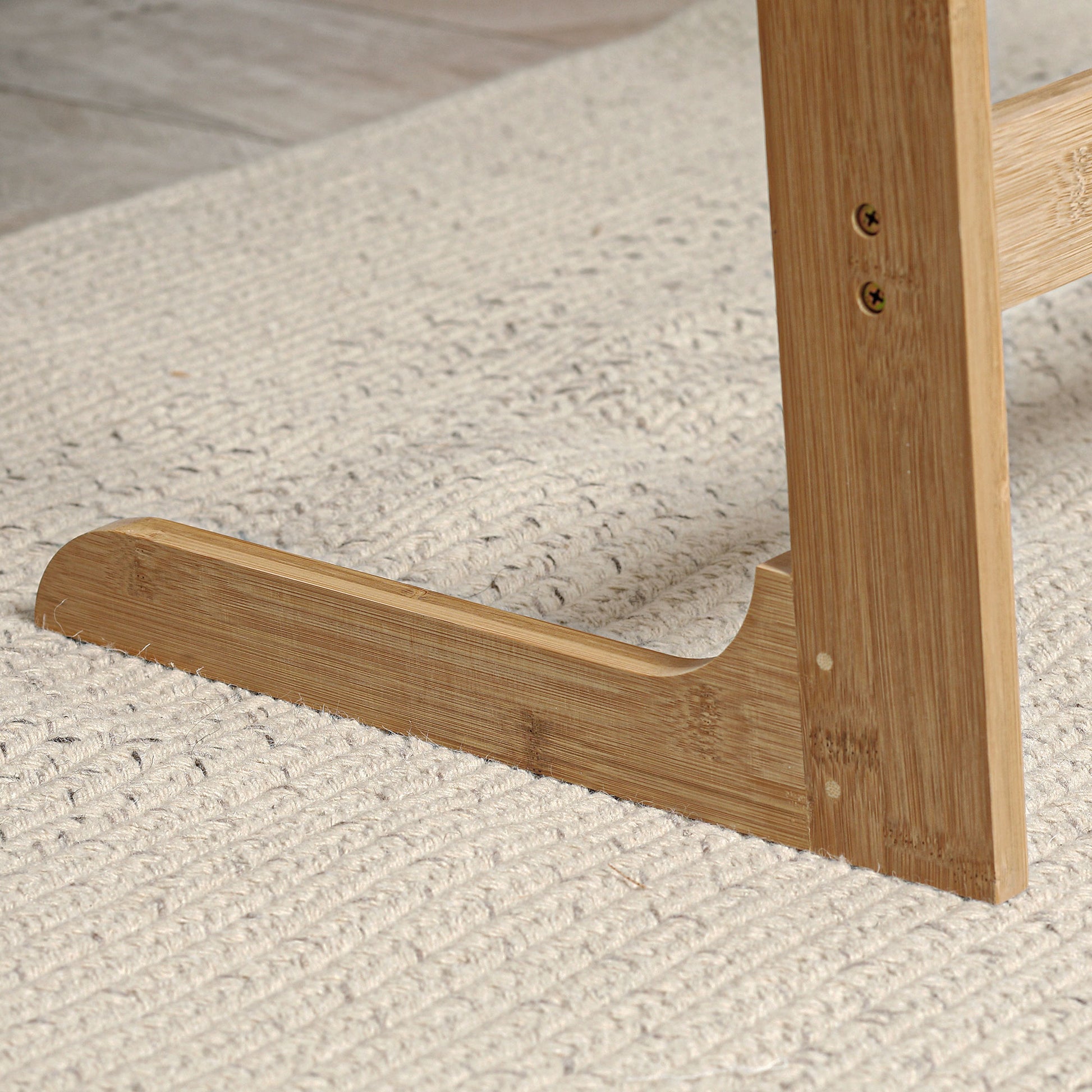 C-Shaped Side Table Bamboo Side Table with Adjustable Flip-Top and 140-180° Angle for Living Room Bedroom Sofa Bed 60x33x67 cm Natural