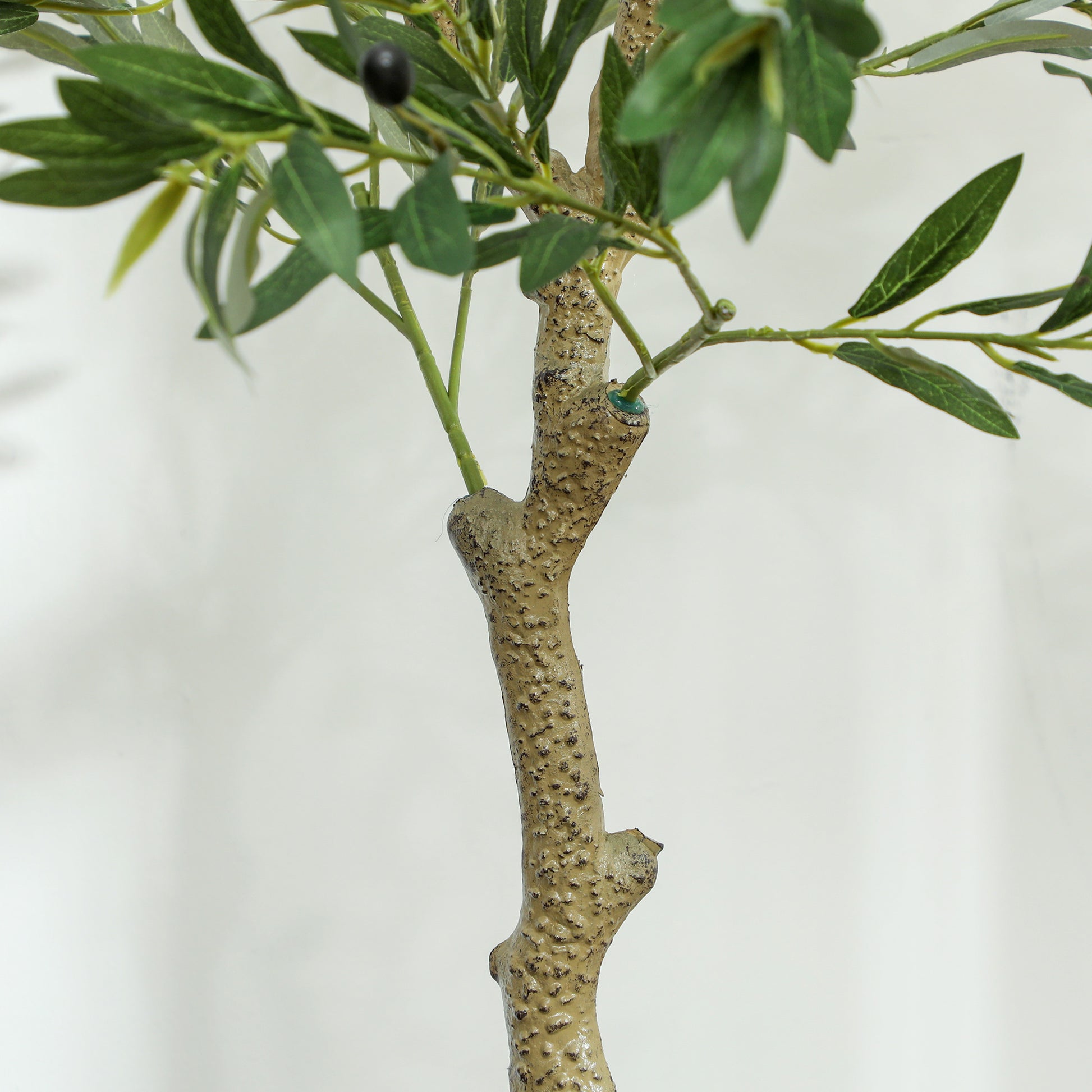 Artificial Olive Tree 120 cm Lifelike Indoor Tree with Realistic Leaves and Fruits, Fake Green Plant Decoration for Home, Office, Living Room, Bedroom