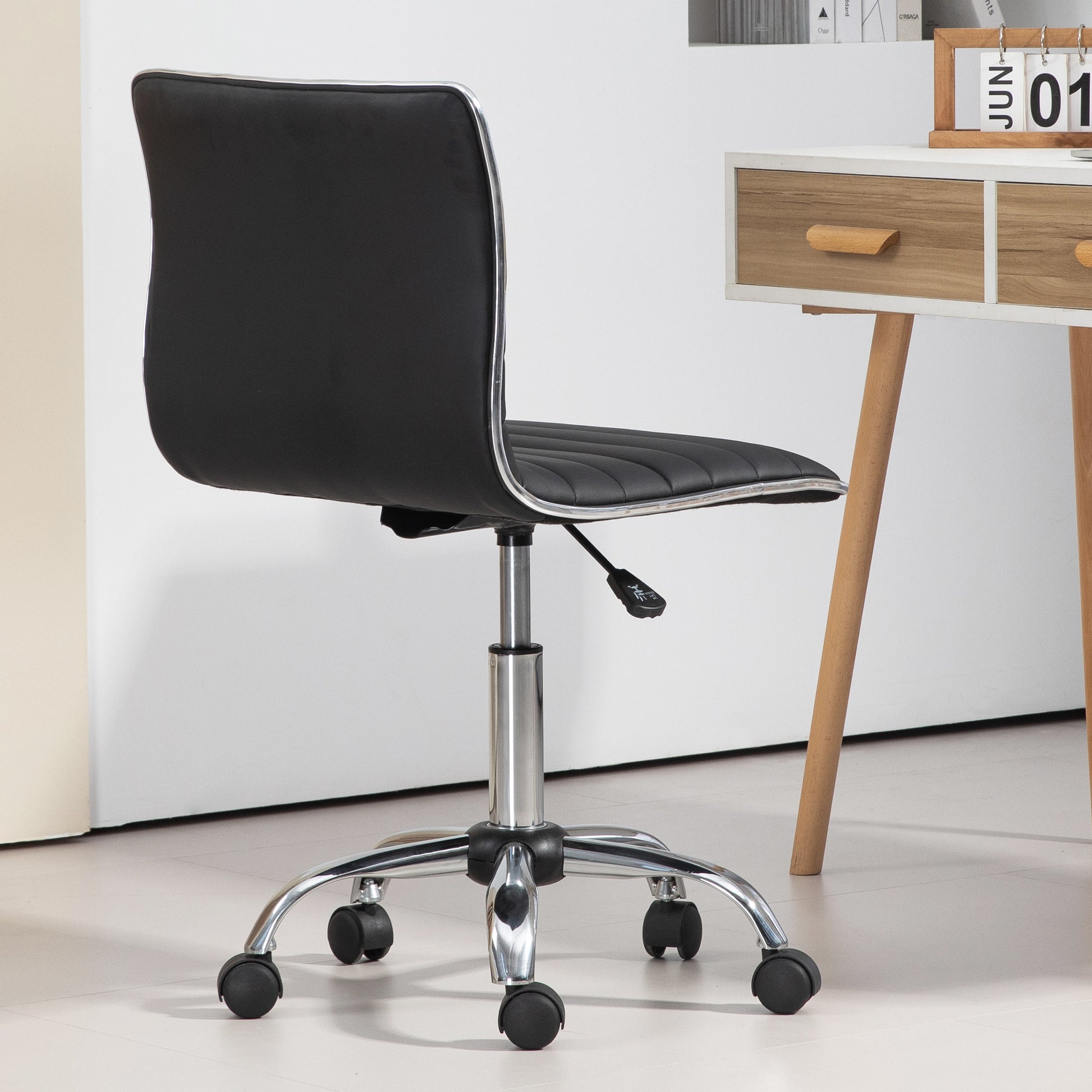 Home Office Chair Desk Chair in Faux Leather Height Adjustable Swivel Chair up to 120 kg Capacity, Vanity Chair for Study, Bedroom Black