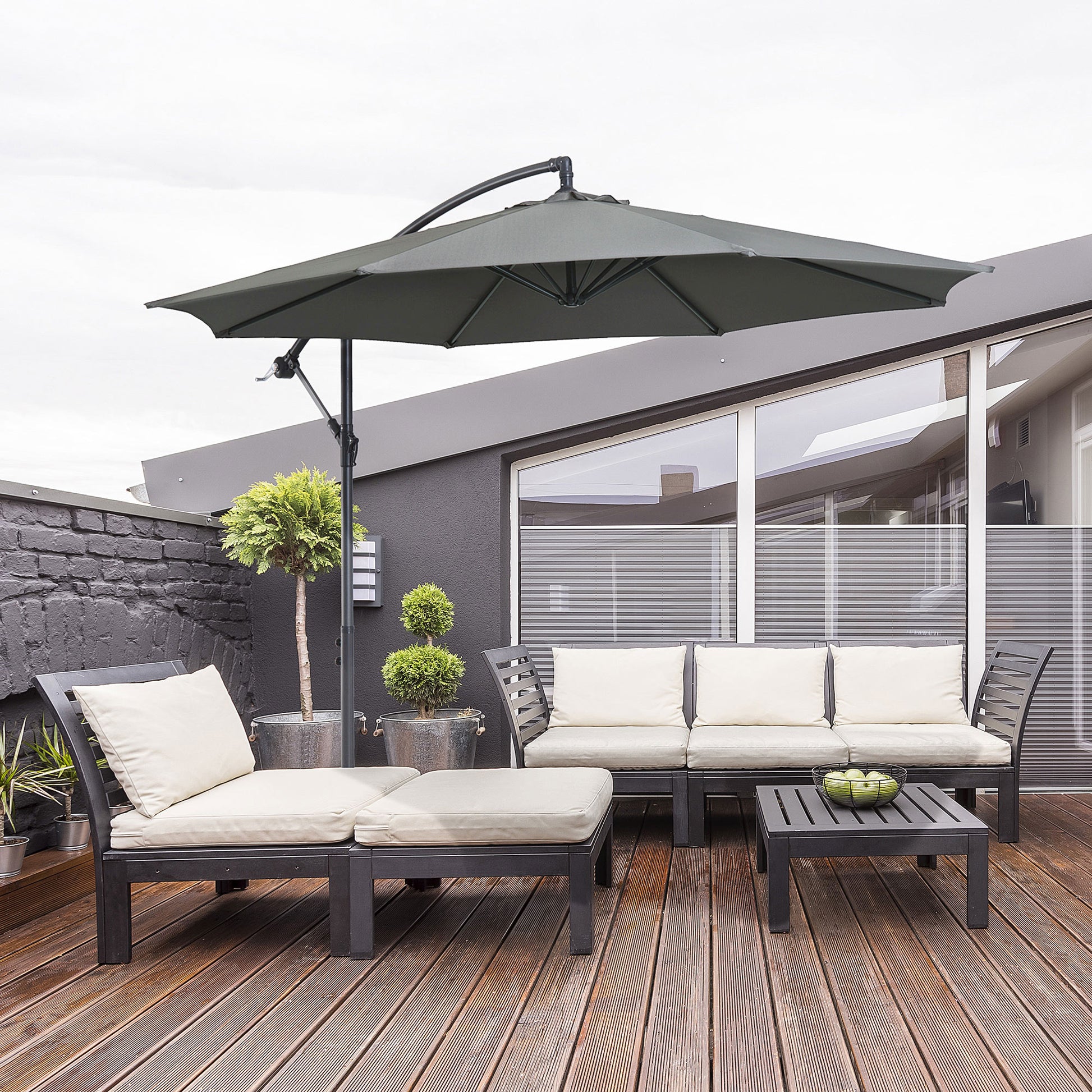 Cantilever Umbrella Ø300 cm Tiltable Sunshade with UV Protection Crank Umbrella with Stand, Crank Device, Market Umbrella Garden Umbrella Sun Protection for Balcony Garden Terrace Gray