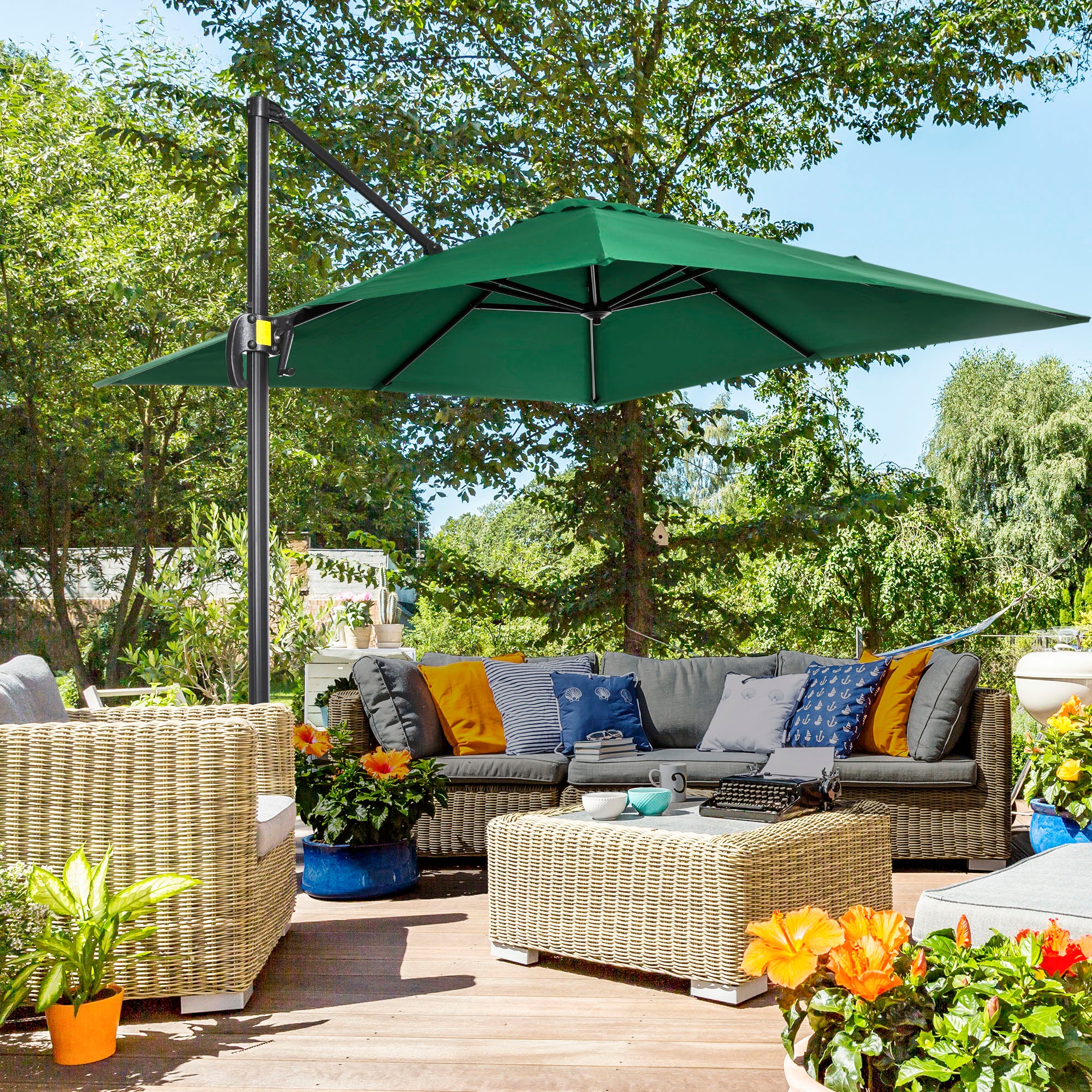 Crank Garden Umbrella 2.5x2.5m with 360° Rotation, Arm Balcony Umbrella with Base, Air Vent and Adjustable Sunshade on 5 Levels, Green