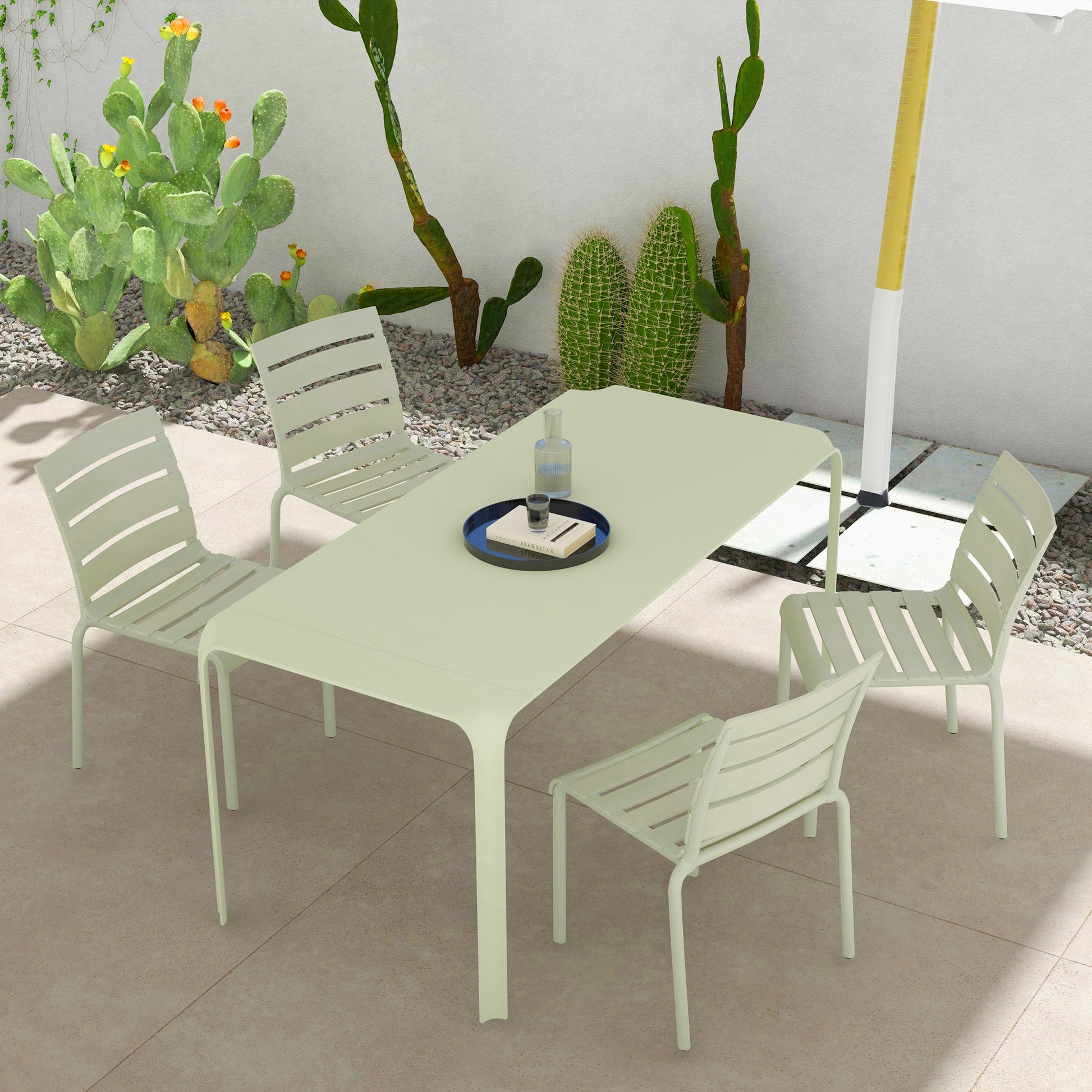Set of 4 stackable bistro garden chairs with slatted seat and backrest dim. 42L x 54W x 78H cm green