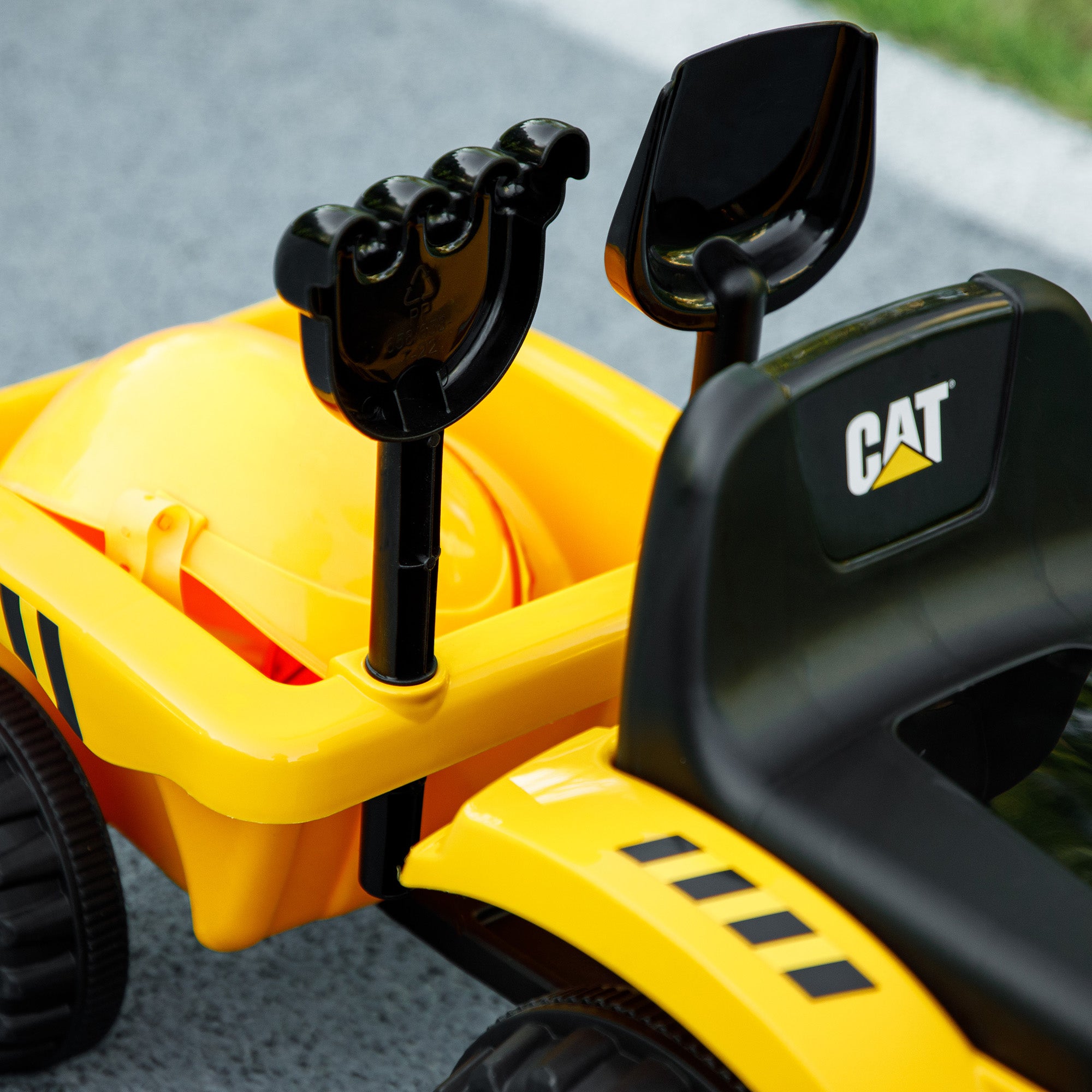 Children's Toy Truck 12-36 Months with Integrated Shovel and Trailer, Ride-On Excavator for Kids in PP and Metal, 91x29x44 cm, Yellow