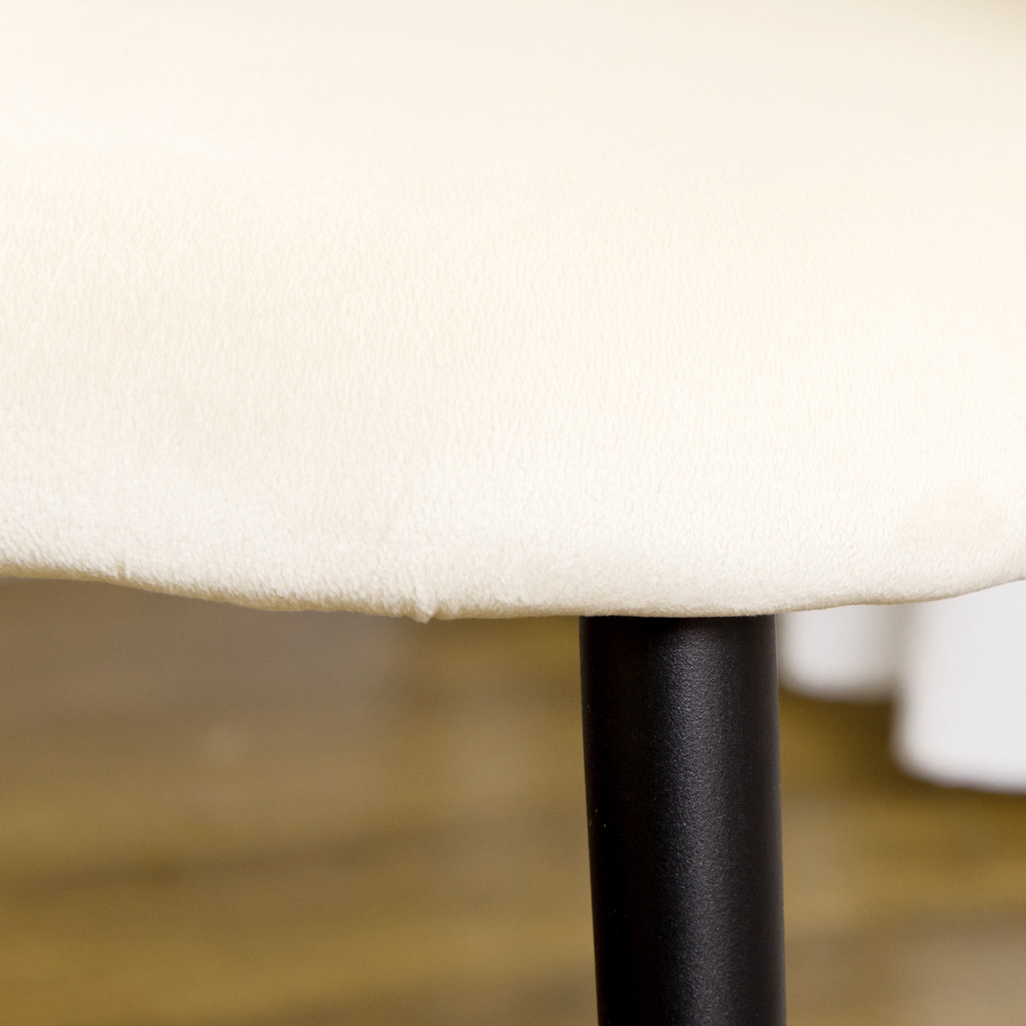 Dining Chairs Set of 2 Kitchen Chair with Shell-Shaped Backrest, Velvet-Like Material, Armchair with Footrest, Chairs, Living Room Chair with Steel Legs for Dining Table, Cream White