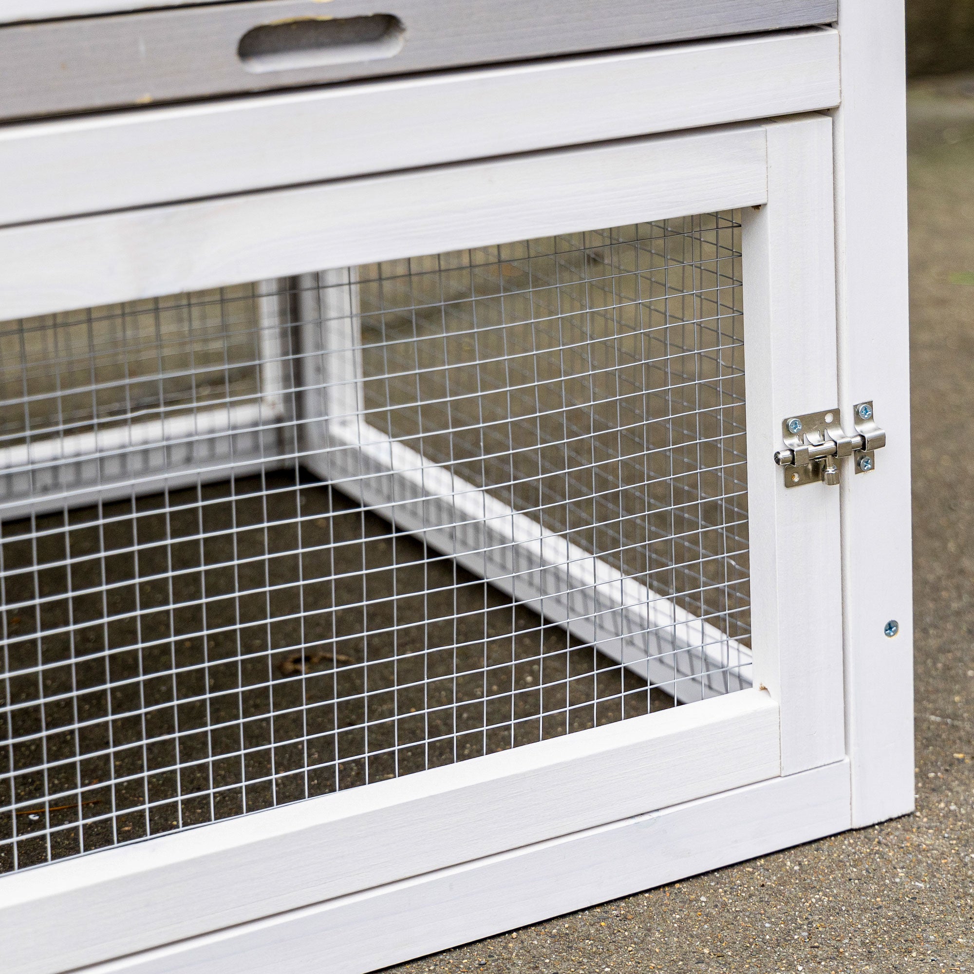 Rabbit Hutch Cottage - Upper Enclosure with Ramp and Outdoor Enclosure - Pull-Out Tray, Bituminous Roof, 4 Lockable Doors - Dimensions 128L x 64W x 92H cm Spruce Wood White Gray