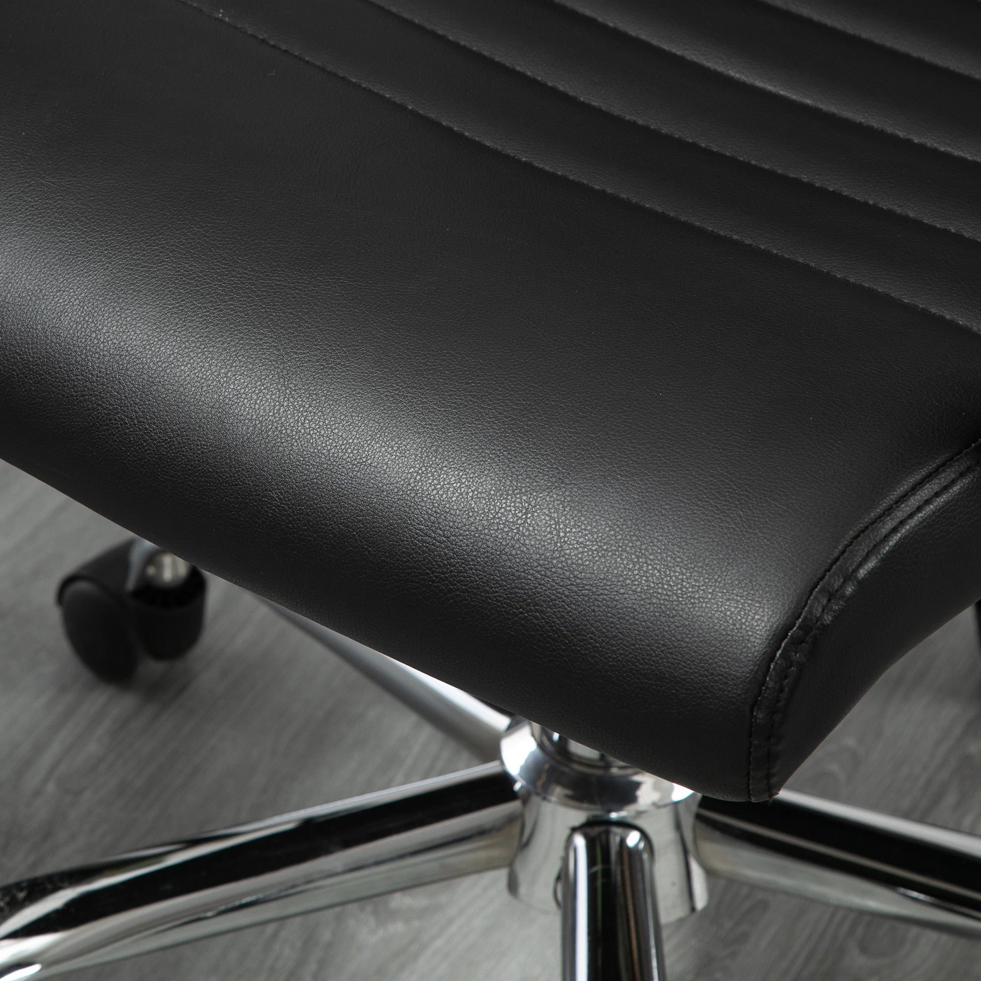 Office Chair Ergonomic Desk Chair with Tilt Function Executive Chair Height Adjustable Swivel Chair Padded Faux Leather Foam Black 54 x 62 x 104-114 cm
