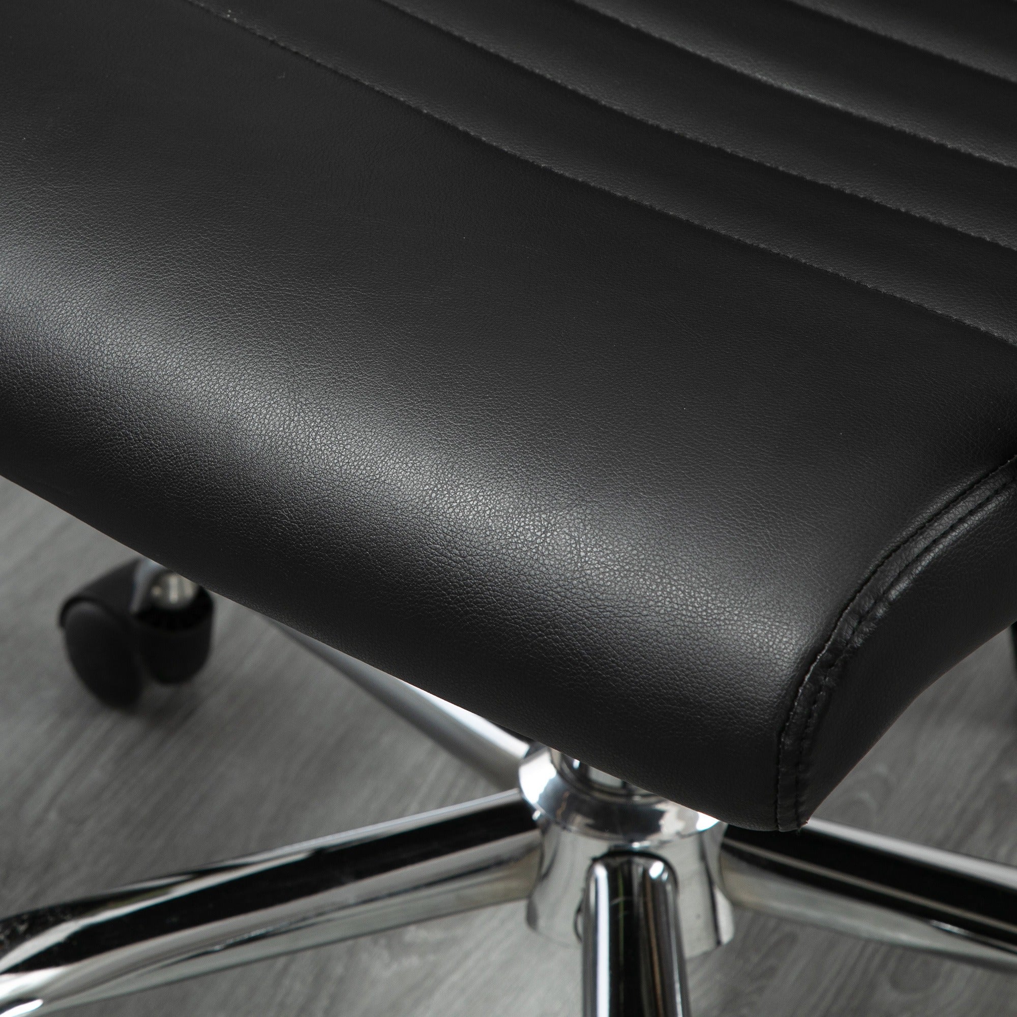 Office Chair Ergonomic Desk Chair with Tilt Function Executive Chair Height Adjustable Swivel Chair Padded Faux Leather Foam Black 54 x 62 x 104-114 cm