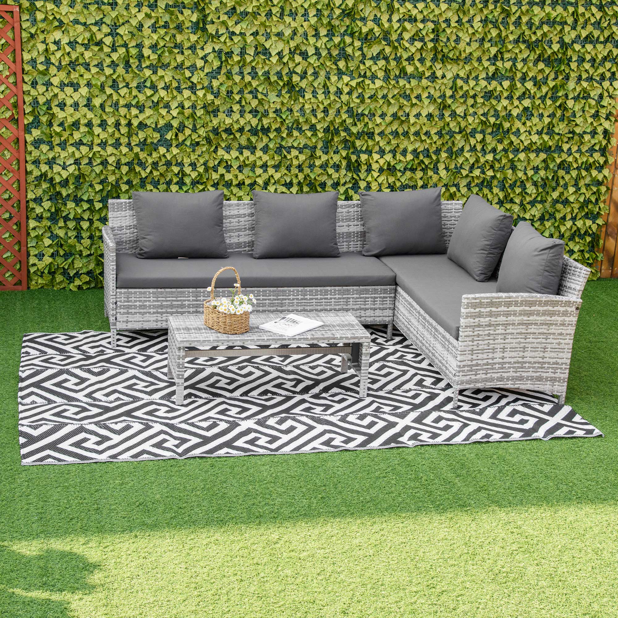 Outdoor Rug 182x274 cm Reversible Rug with Waterproof Geometric Pattern for Terrace Balcony Patio Camping Beach Black and White