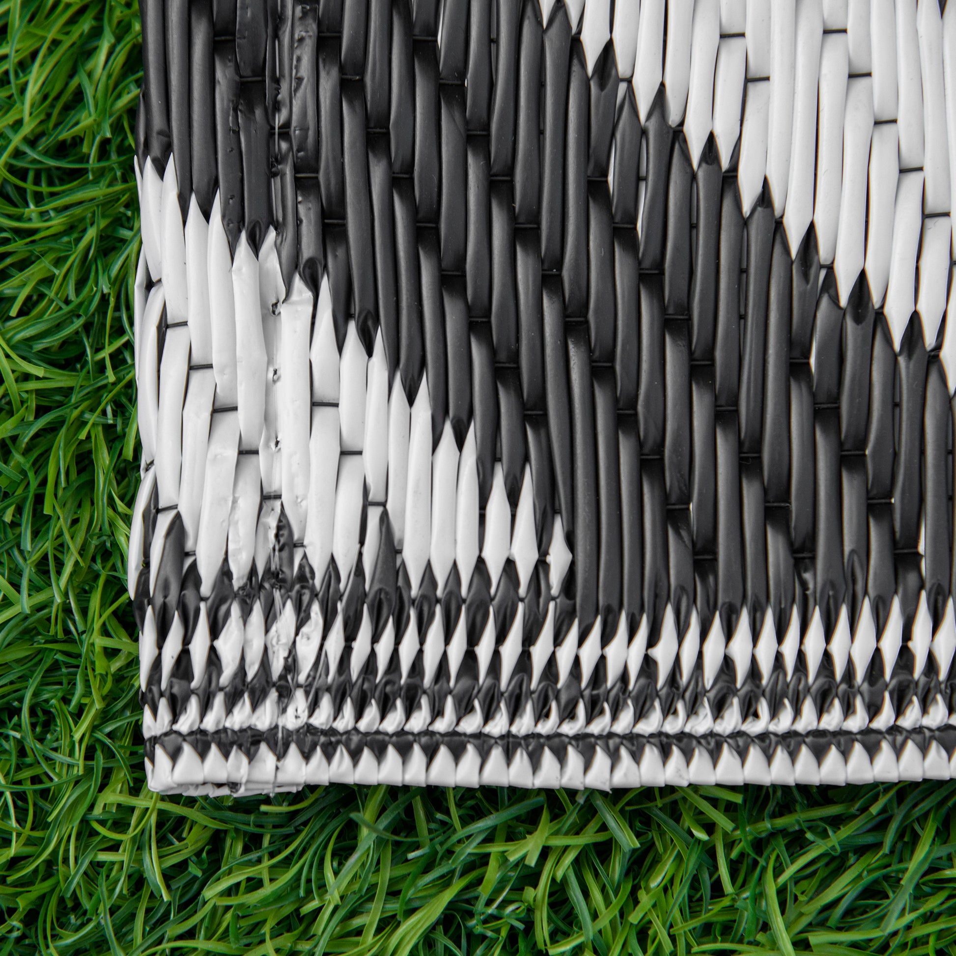 Outdoor Rug, Plastic Rug with Reversible Design, Water-Resistant Balcony Rug, for Patio, Camping, Black+White, 152 x 243 cm