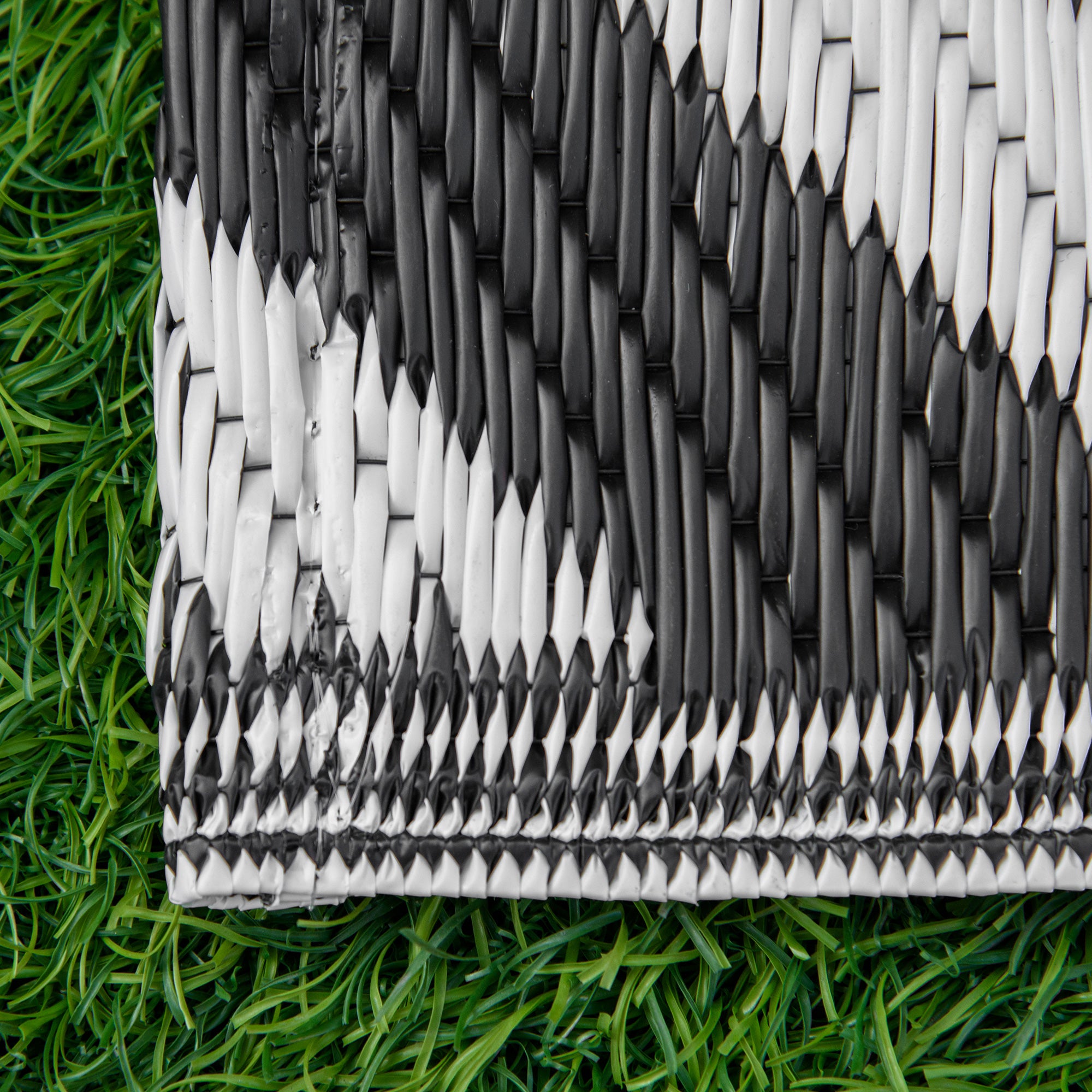 Outdoor Rug, Plastic Rug with Reversible Design, Water-Resistant Balcony Rug, for Patio, Camping, Black+White, 152 x 243 cm