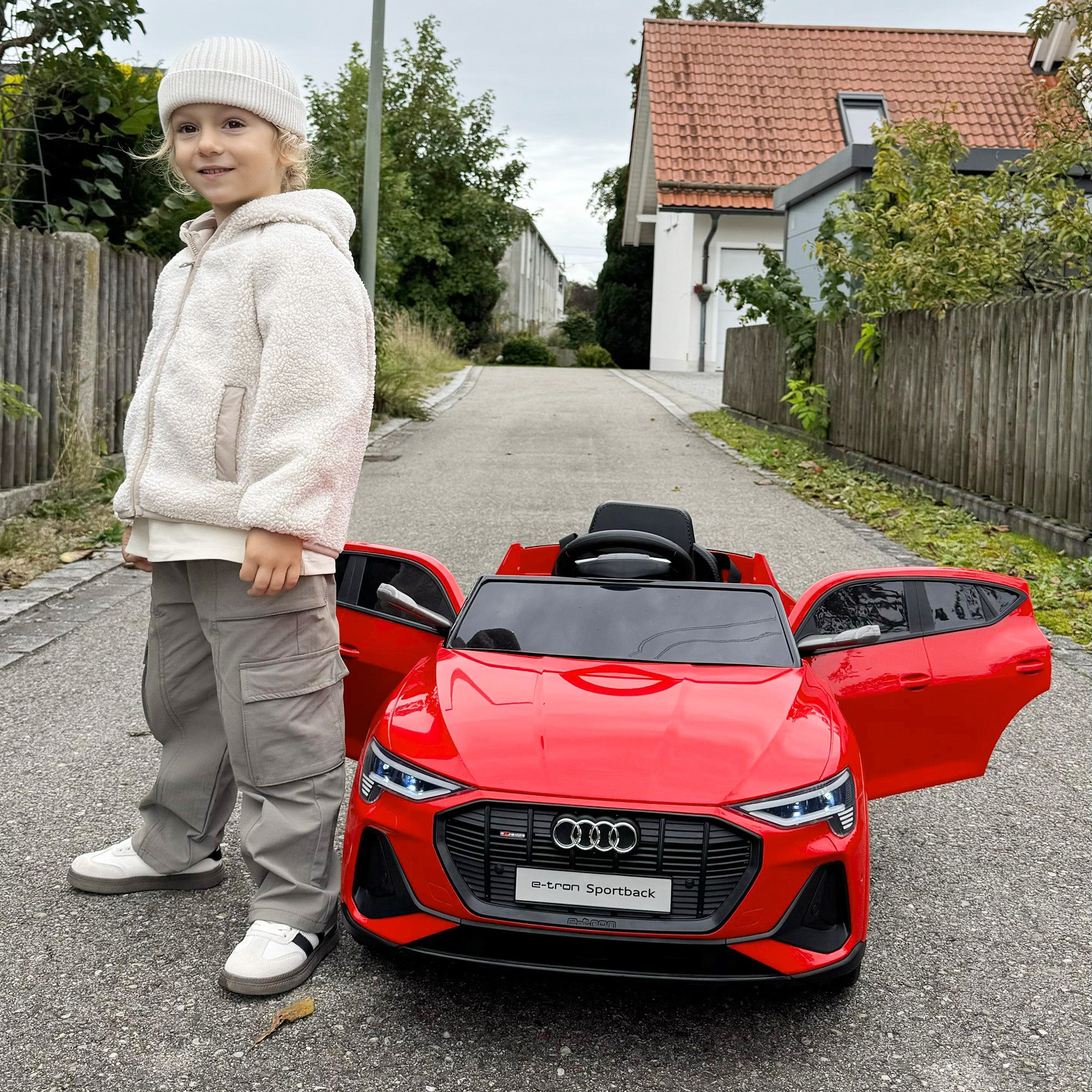 12V Electric Kids Car Audi E-tron Electric Vehicle with Remote Control, Safety Belt, Music (MP3/USB/TF), Kids Vehicle for Children 3-5 Years, 3-5 km/h, Red