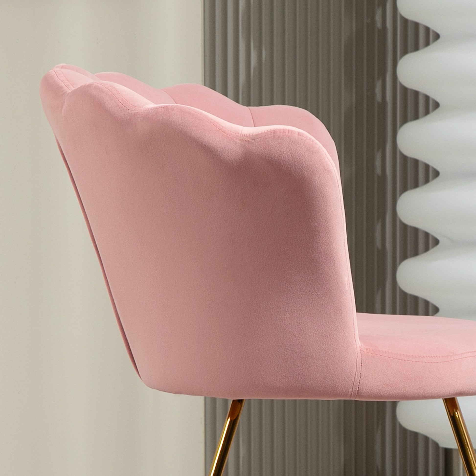 Armchair Lounge Chair with Armrests, Metal Legs, Relax Chair with Lotus-Design Backrest, Velvet Look, Upholstered Chair for Living Room, Bedroom Pink