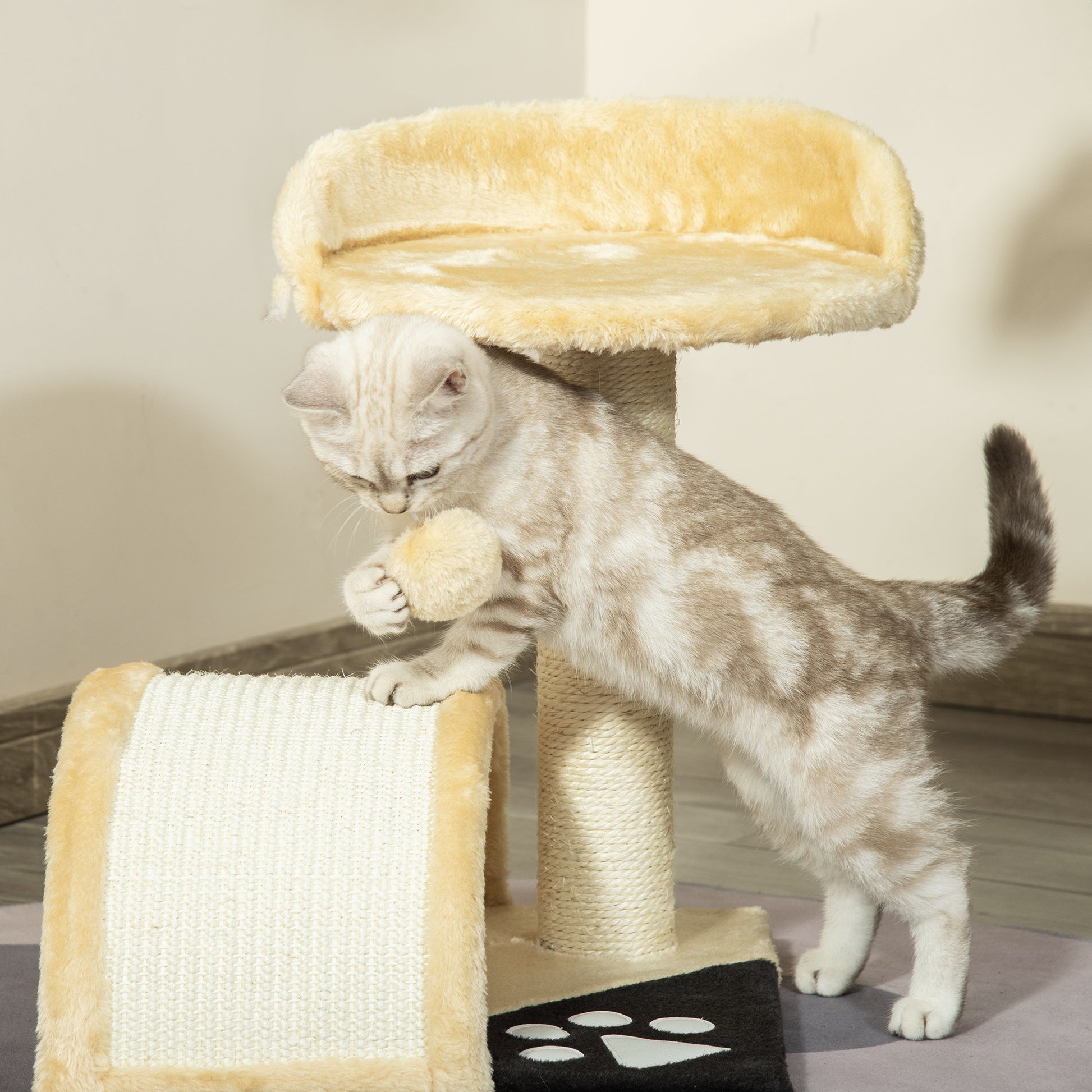 Cat Tree Scratching Post with Play Balls Cat Scratching Post Sisal Rope Scratching Posts Beige 35.5 x 37 x 46 cm