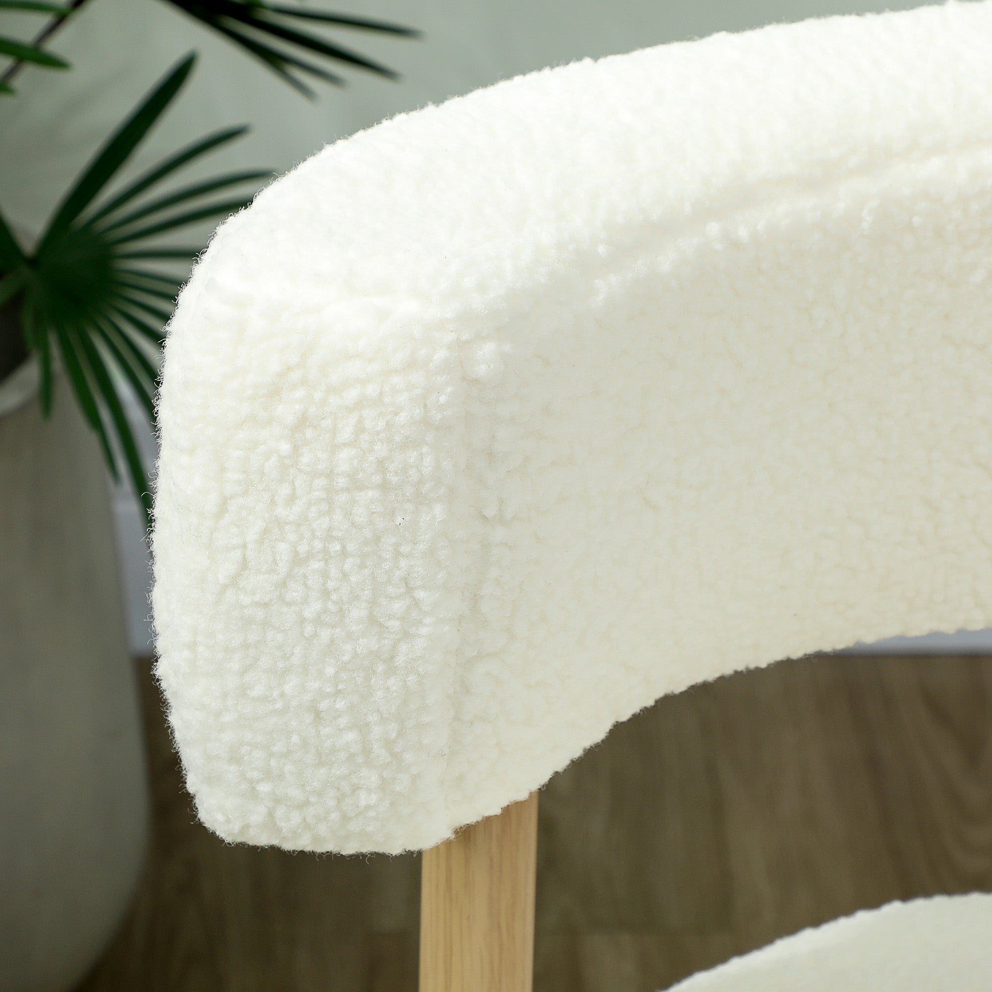 Sherpa-Fleece Lounge Chair with Wood‑Effect Metal Legs — Padded Accent Chair for Living Room & Bedroom, Cream