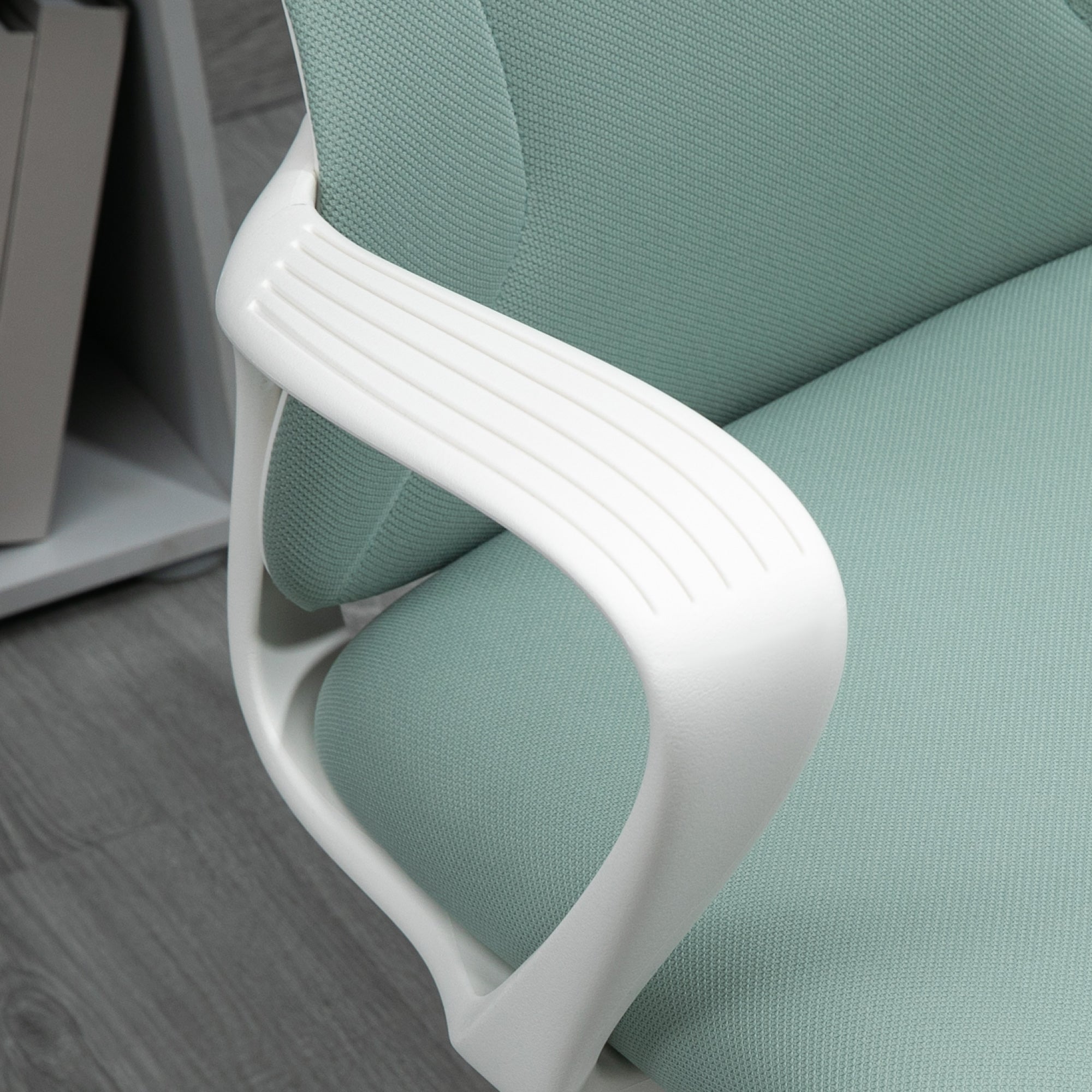Swivel Office Chair Youth Desk Chair with Adjustable Height Tilt Function Armrests and High Back 62x56x110-119.5 cm Green