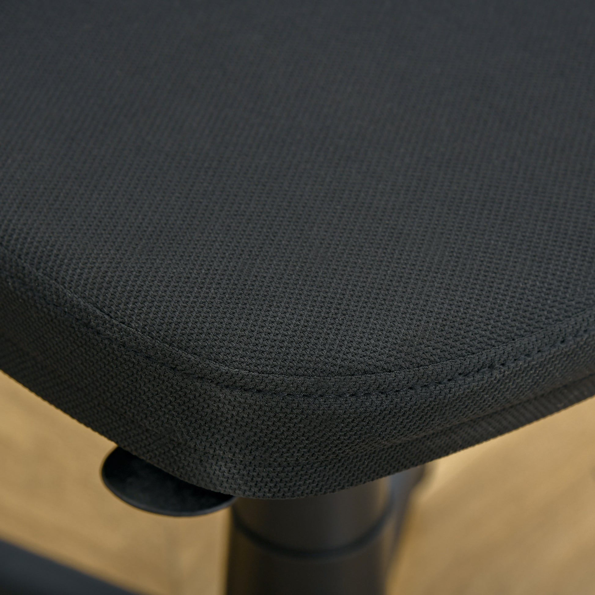 Ergonomic Mesh Office Chair 360° Swivel Desk Chair with Adjustable Height Breathable Lumbar Support and Armless Wheels 43x48x77.5-89.5 cm Black