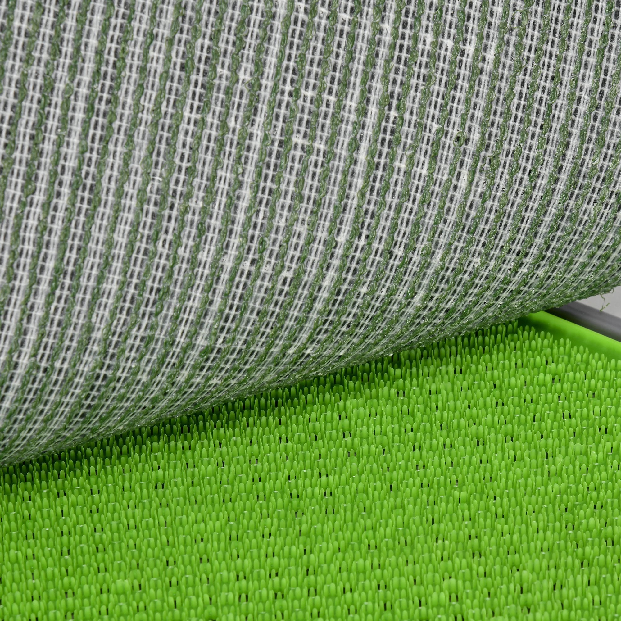 Dog Toilet with 2 Artificial Grass Patches Dog Litter Box with Grid and Tray for Puppy Training Indoors and Outdoors 67x41x3.5 cm Green
