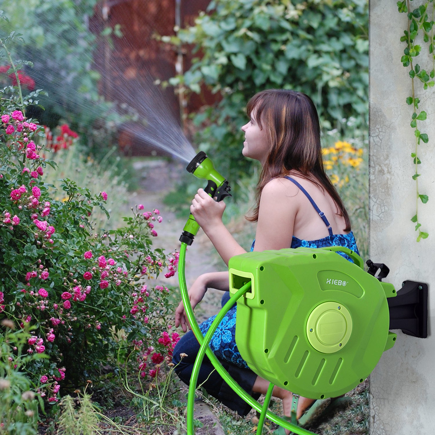 Retractable Garden Hose Reel with 20m Water Hose, 180° Swivel Wall-mounted Hose Reel, Automatic Garden Hose Reel for Irrigation in Plastic, Green