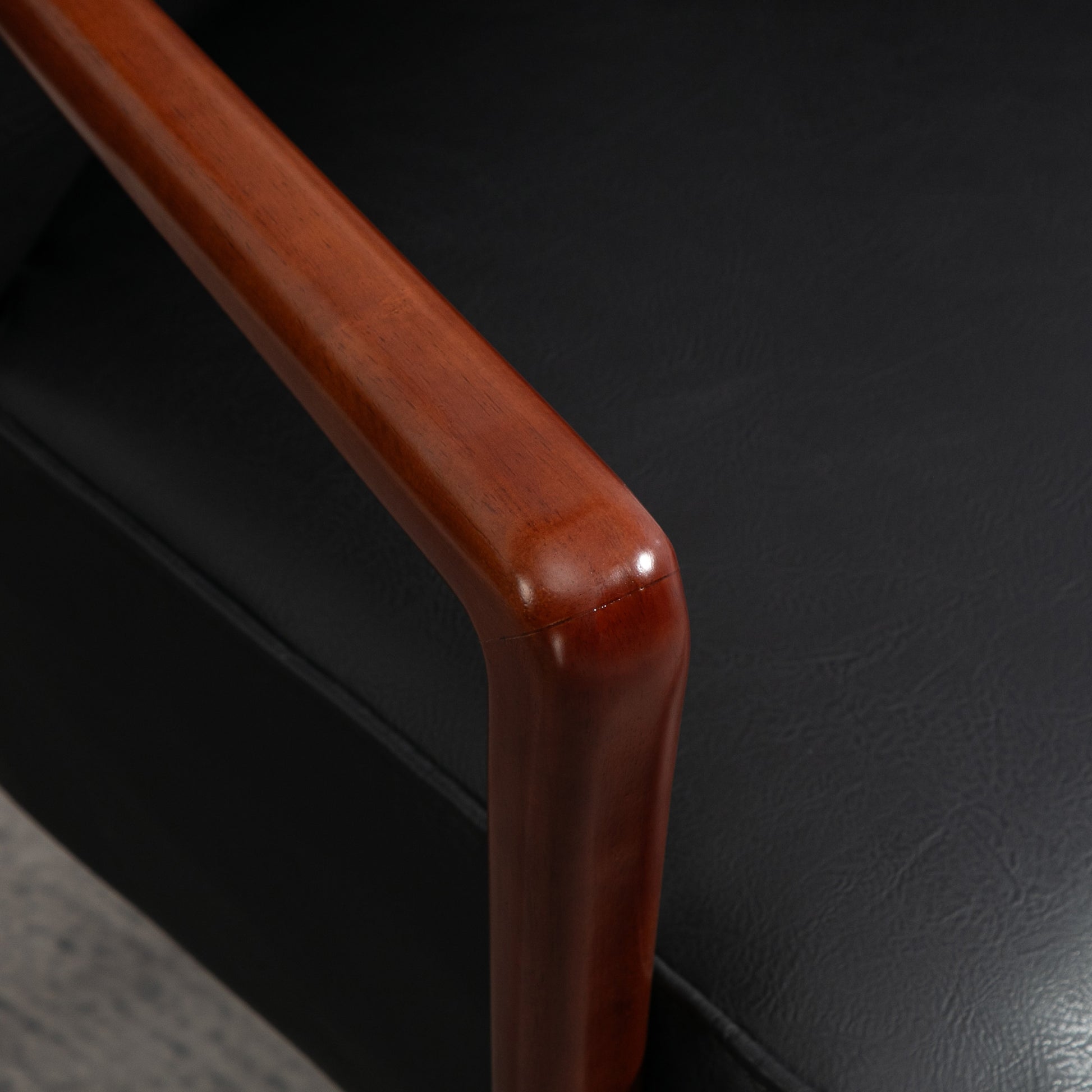 Upholstered Chair, Padded Accent Armchair with Armrests, Wooden Legs, Lounge Chair Armchair for Living Room, Bedroom, Faux Leather, Black, 67 x 77 x 80 cm